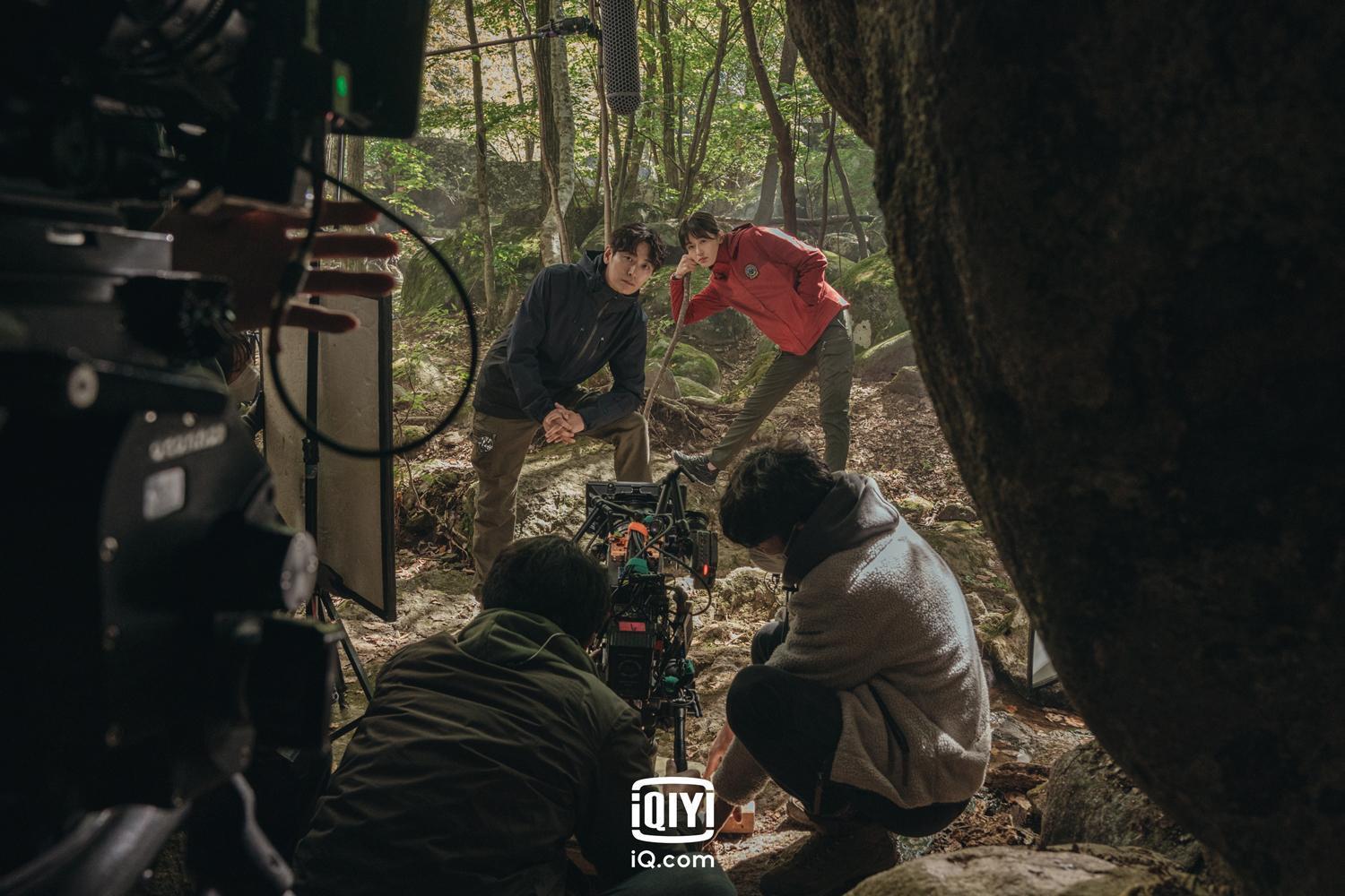 《智異山》由全智賢與朱智勛合作,在智異山實地拍攝。(愛奇藝國際站提供)