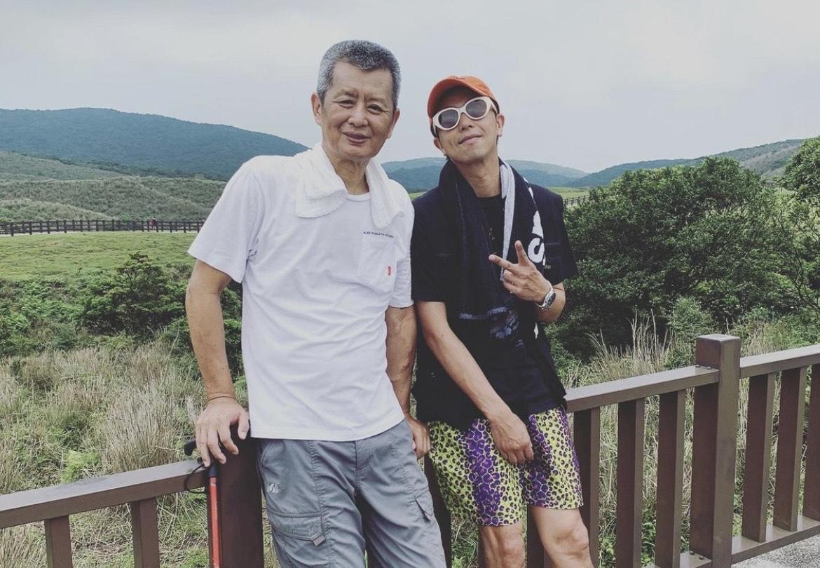 小鬼逝世滿週年,黃父這一年來已經瘦了5、6公斤。(翻攝自小鬼IG)