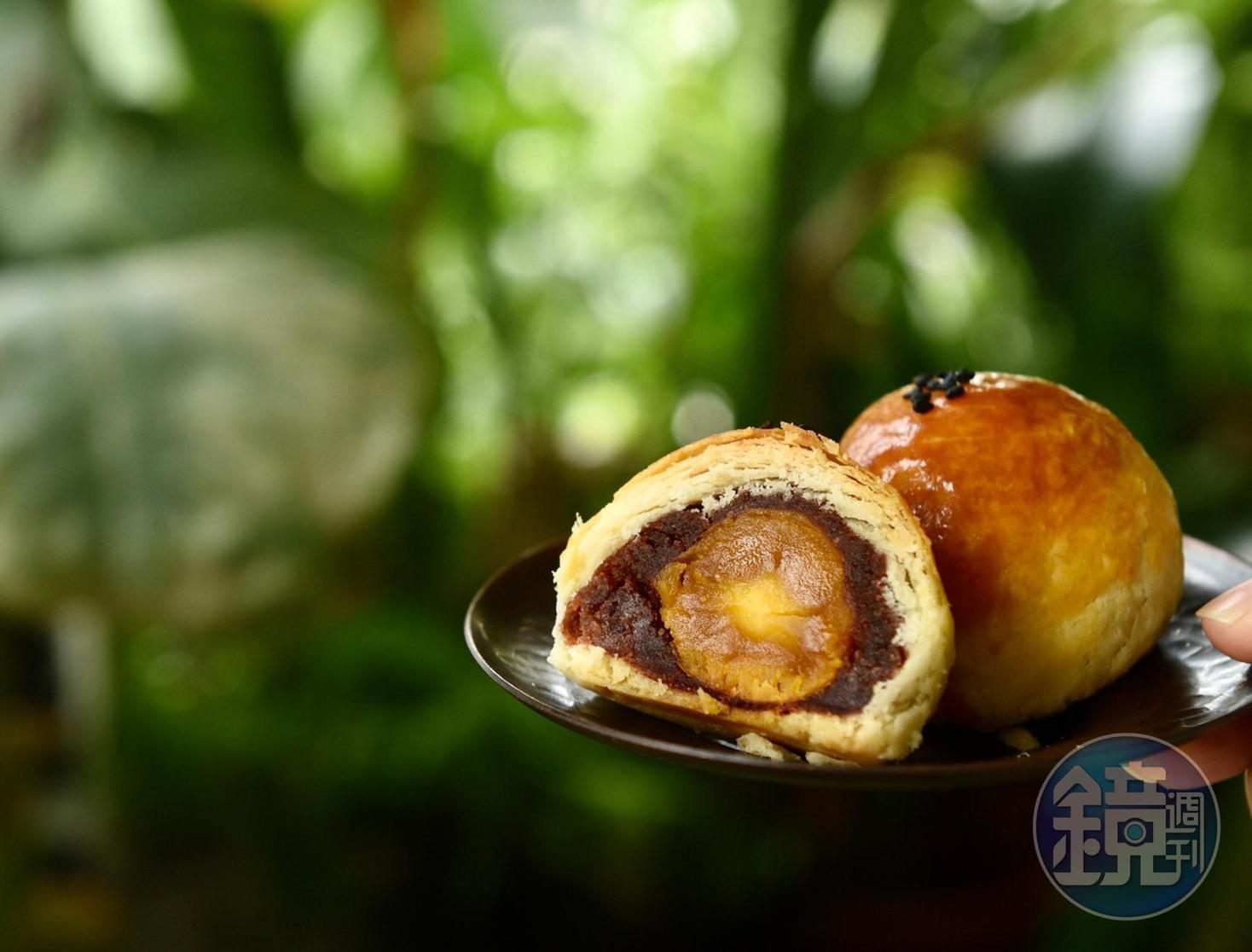 月餅伴手禮市場吹起懷舊復古風，心心念念選了一盒想要送禮，現在入手太喜歡好像捨不得送人了。