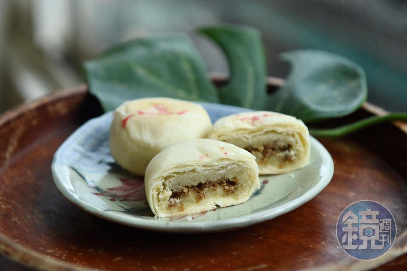「麵包林里」今年首推綠豆椪，內餡保留綠豆殼，帶有清雅豆香。