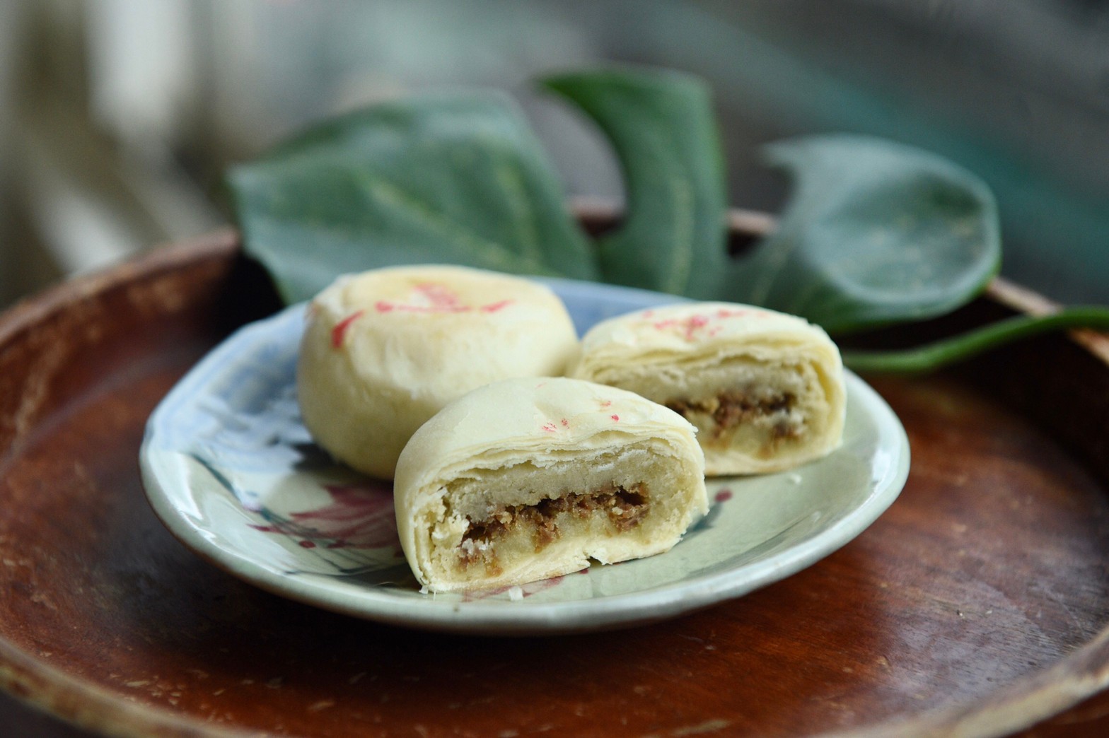 「麵包林里」今年首推綠豆椪，內餡保留綠豆殼，帶有清雅豆香。