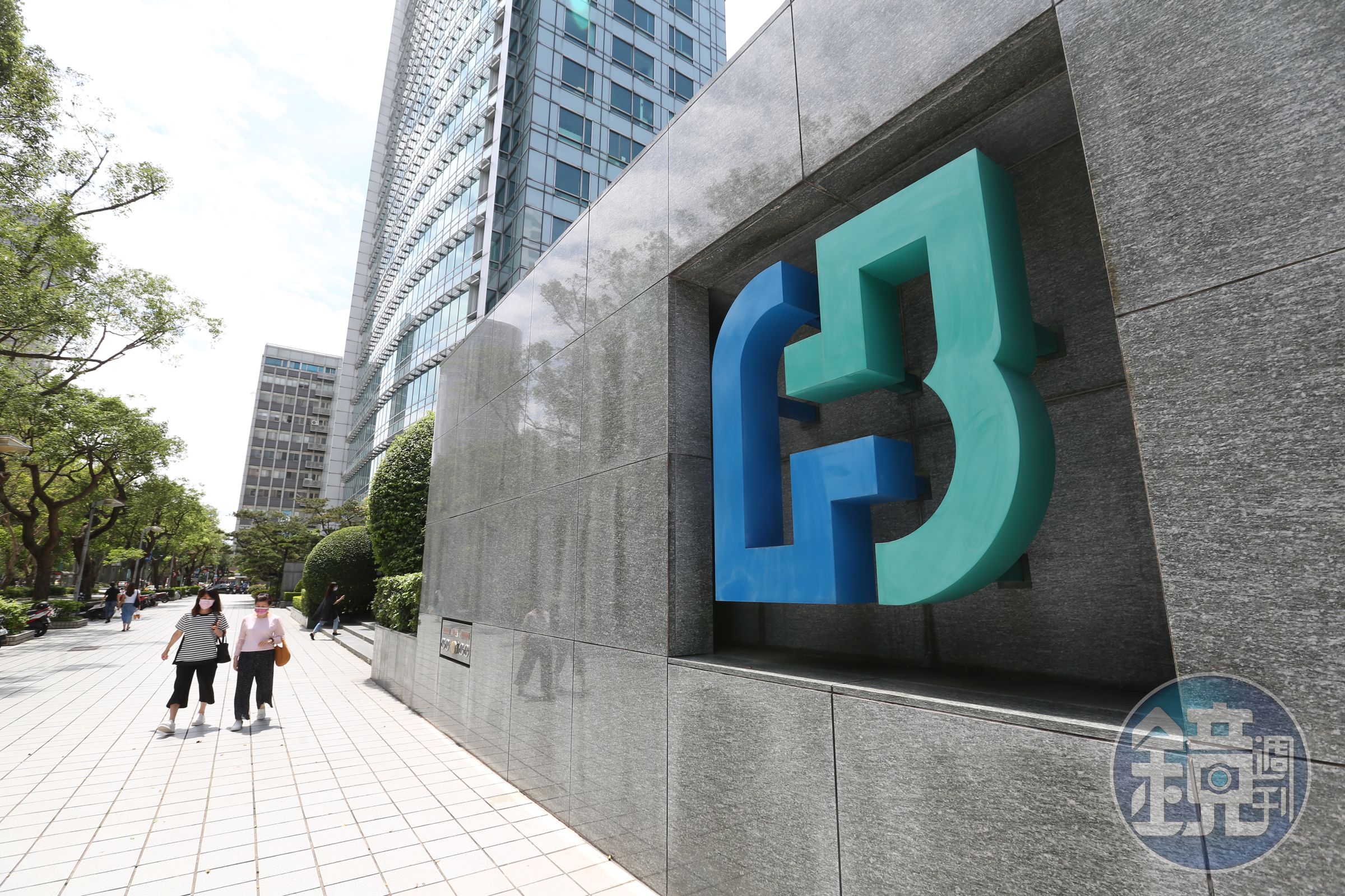 富邦金併購日盛金案預計11月5日股東會通過合併案。（本刊資料照）