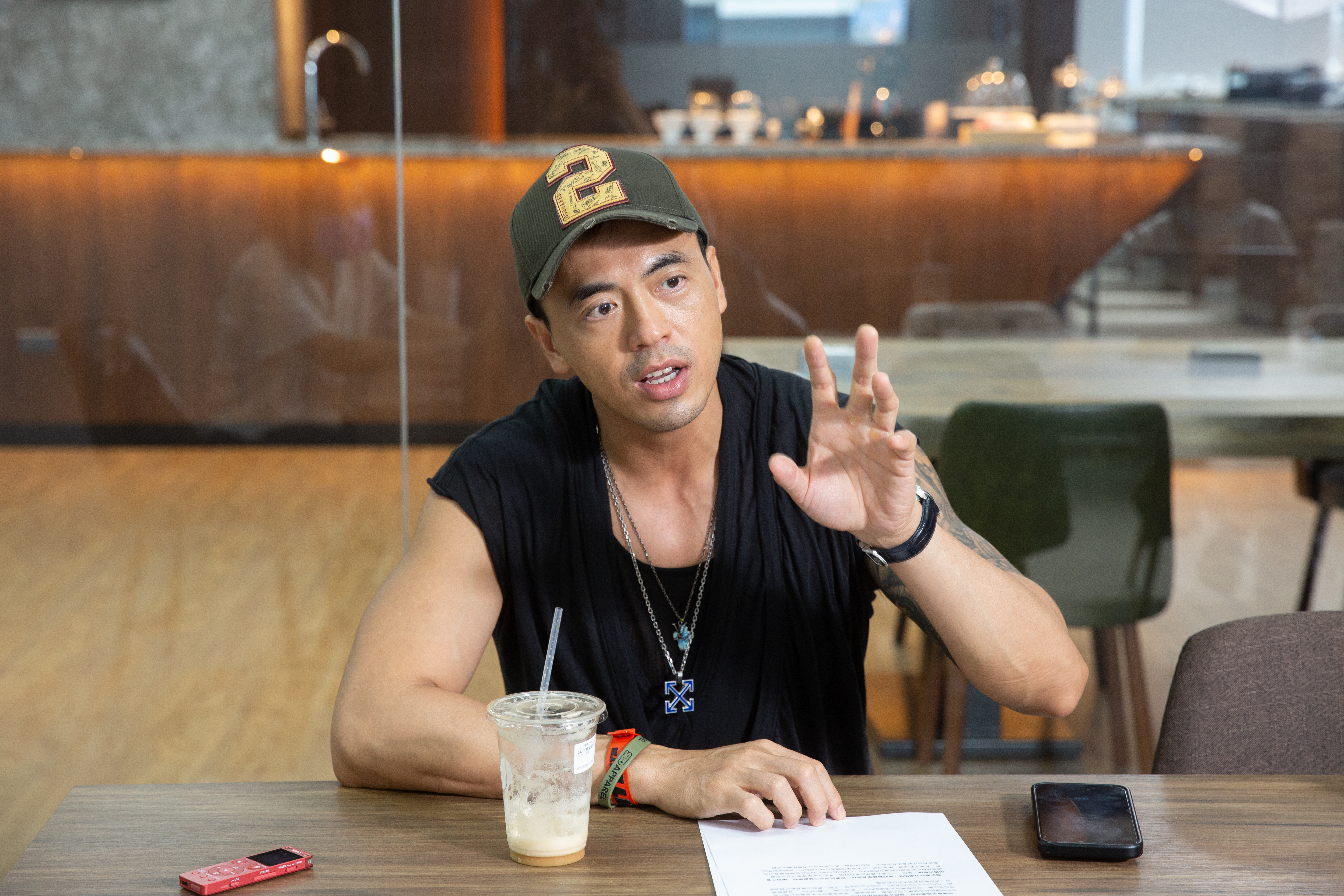 新的咖啡戰場也比數位戰，2018年黃銘賢就開始思考結合線上與線下。