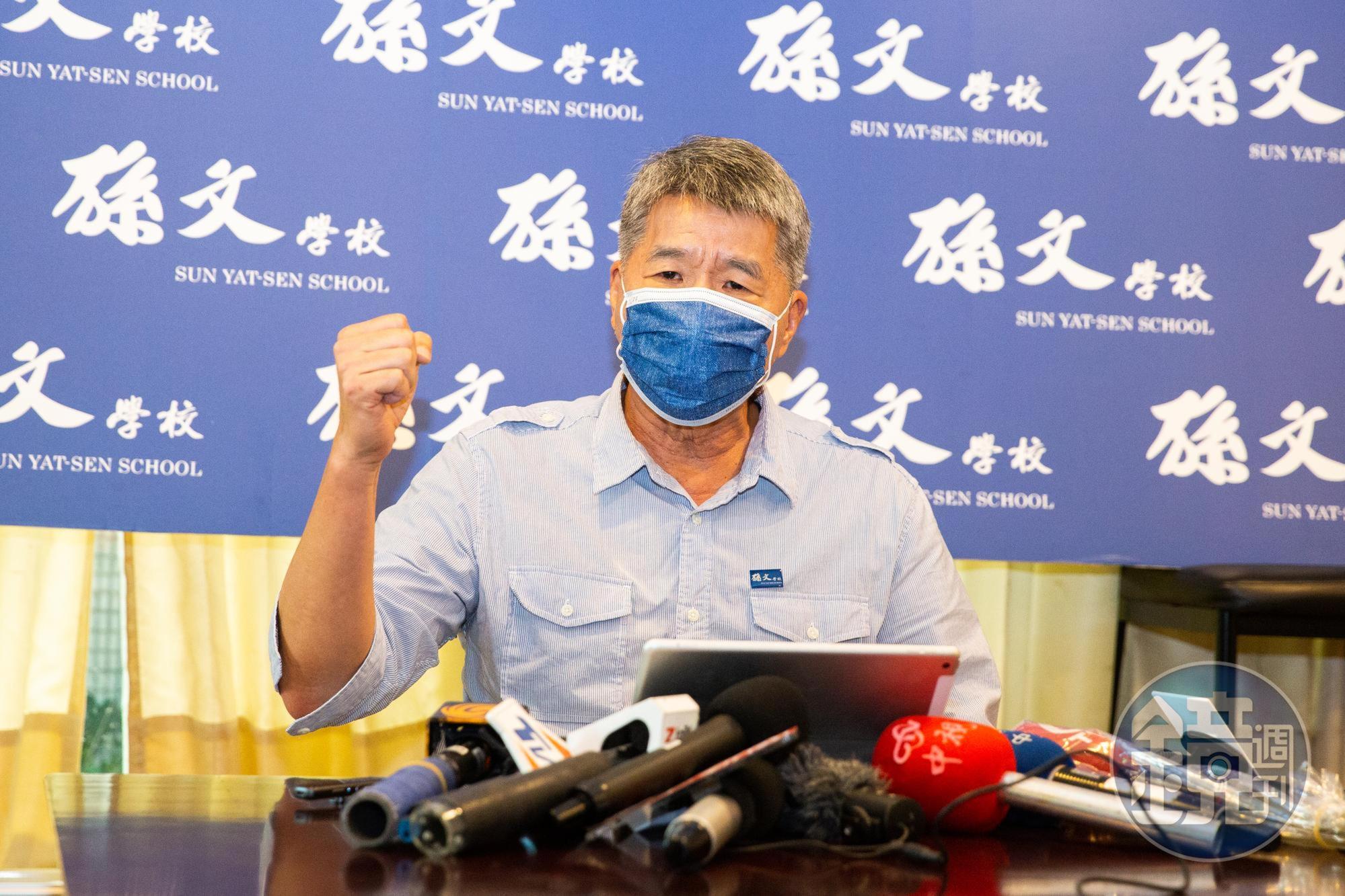 國民黨主席候選人張亞中近日聲勢高速竄起，獲得不少深藍選民支持。（本刊資料照）