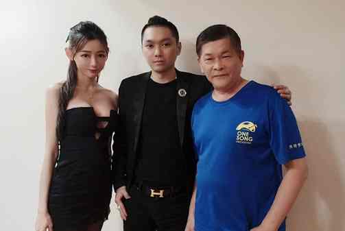 連千毅日前宣布開出年收超過2000萬的直播合約要和澎恰恰合作，如今應是破局。（翻攝自連千毅臉書）