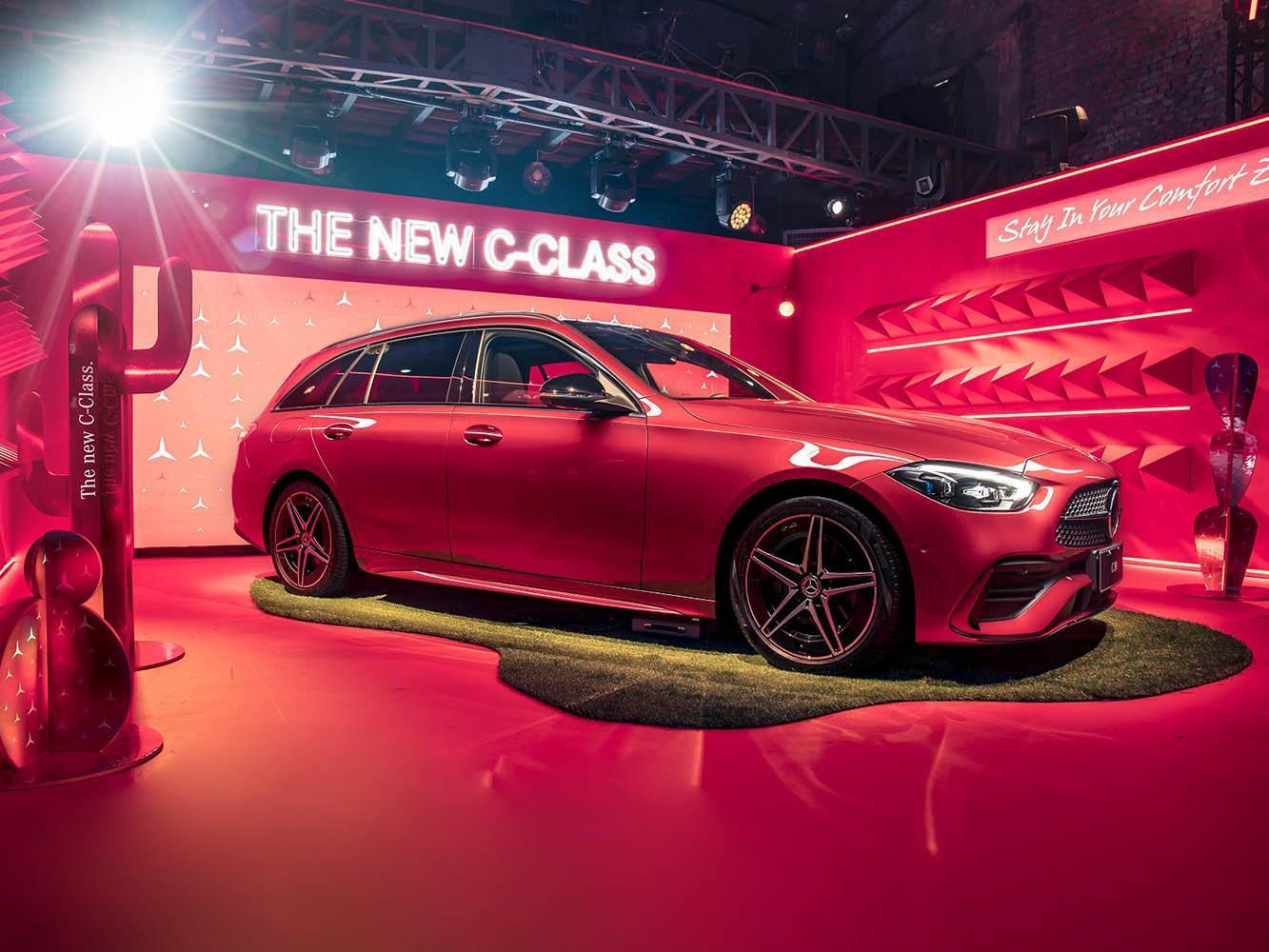 代號W206的C-Class依舊提供四門房車和五門旅行車兩種車型。