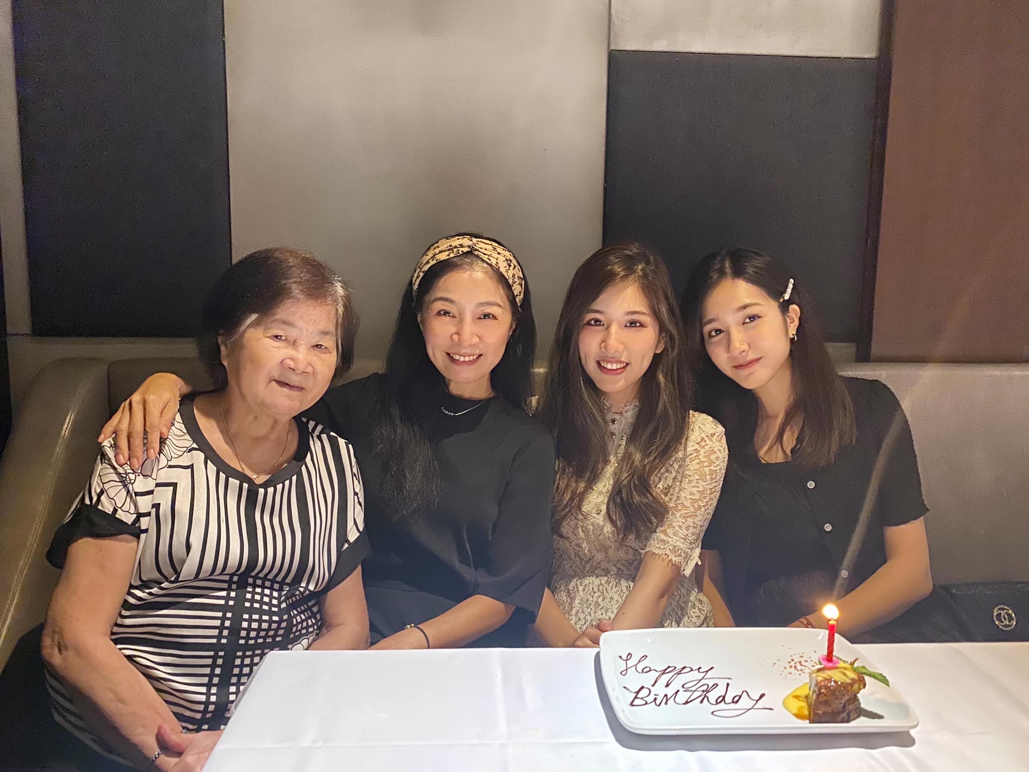 方文琳現在的人生觀中，笑比較重要，為人母的個性也跟《雨露》女主角一樣嚴謹，疫情期間則專注在看戲與運動。（翻攝方文琳臉書）