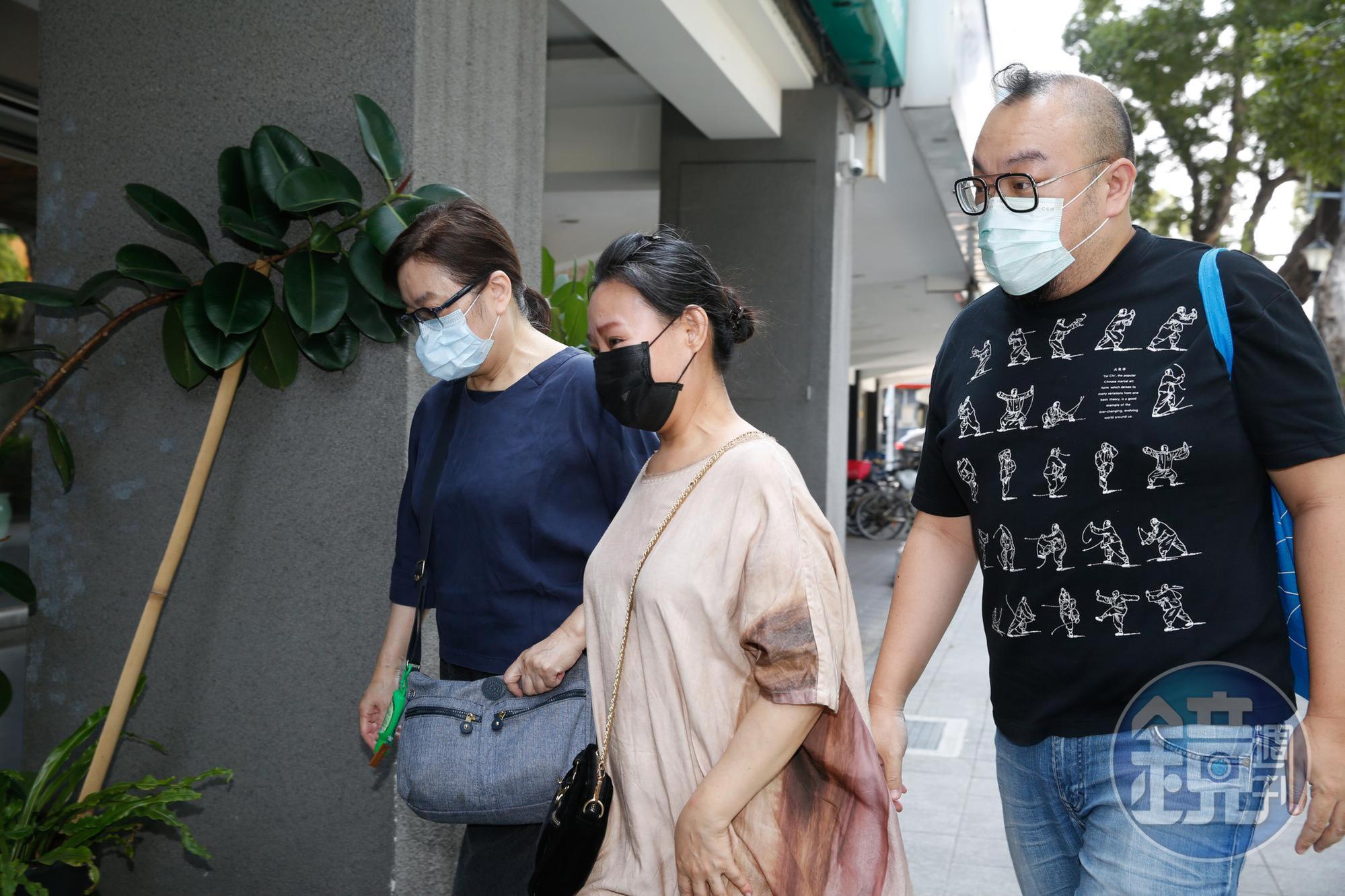葉天倫的第一部電視劇,也是第一次以「導演」身分跟龍劭華再次見面,並且感懷對方的信任。