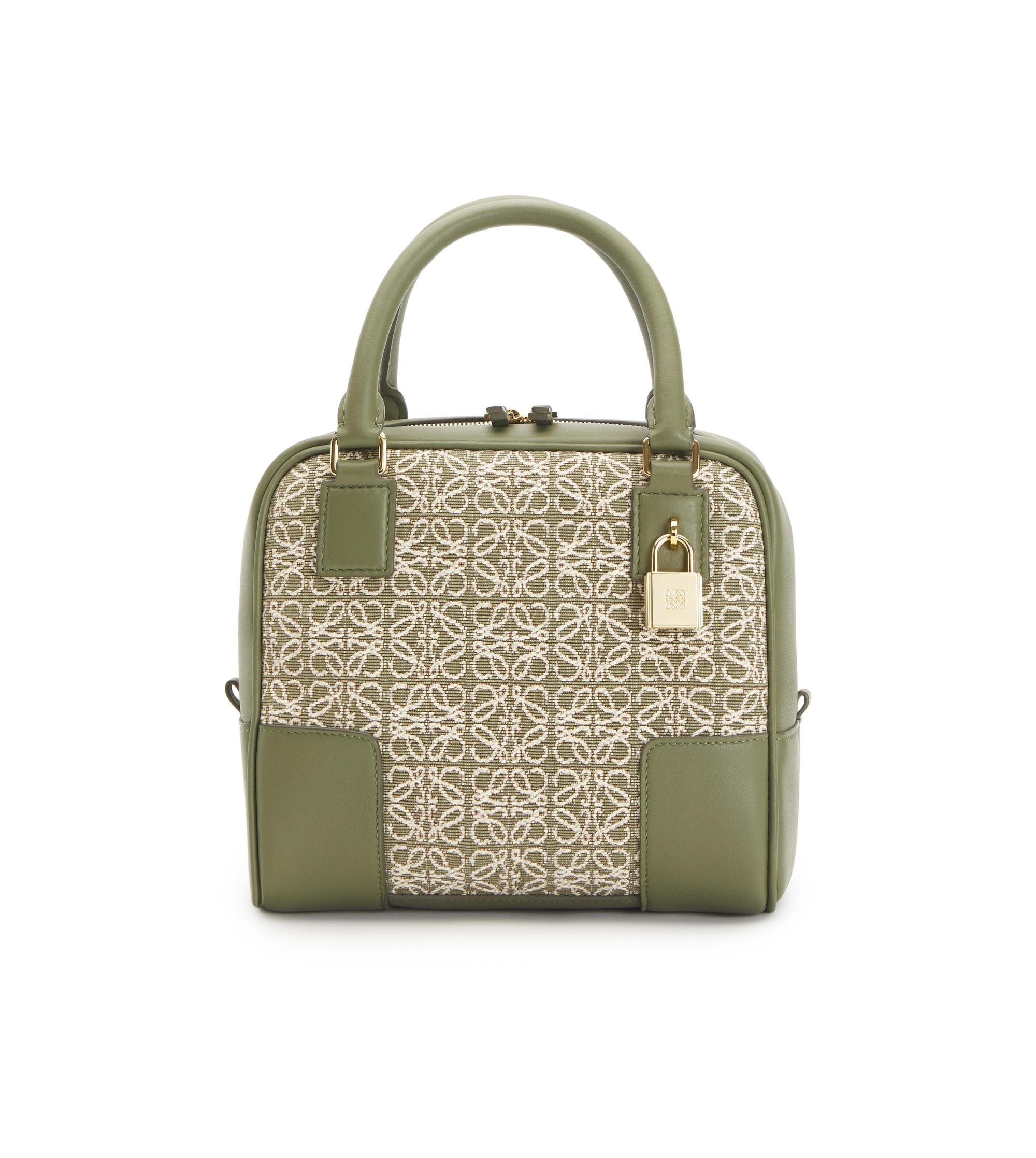 Anagram Jacquard Amazona 19 Square包 價格店洽 LOEWE。(LOEWE提供)
