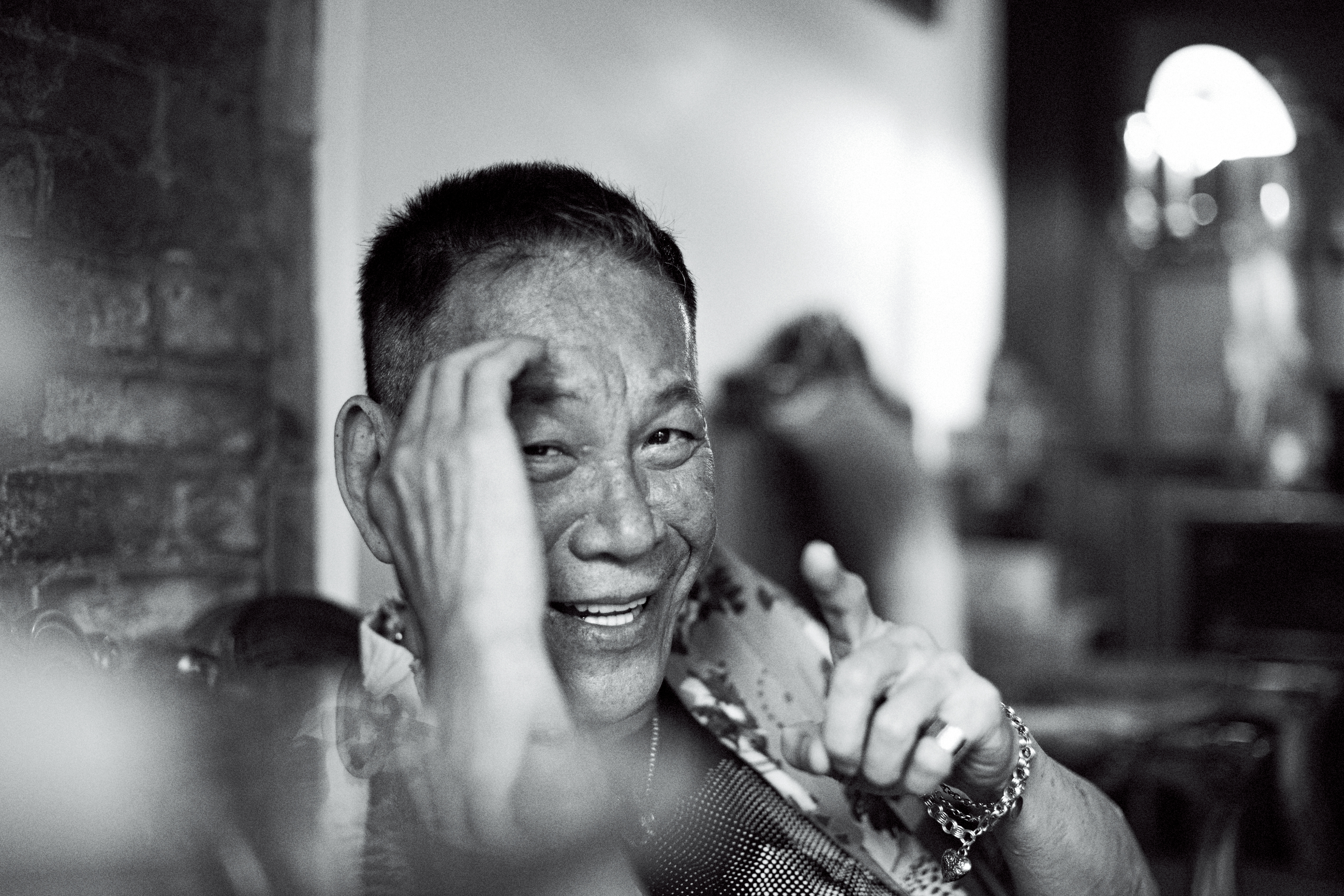 龍劭華驟逝留下愛妻與兒女，據估不愛揮霍的他，身家包括不動產，應有數千萬元之譜；近年他曾表示想出演同志角色，可惜未能如願。