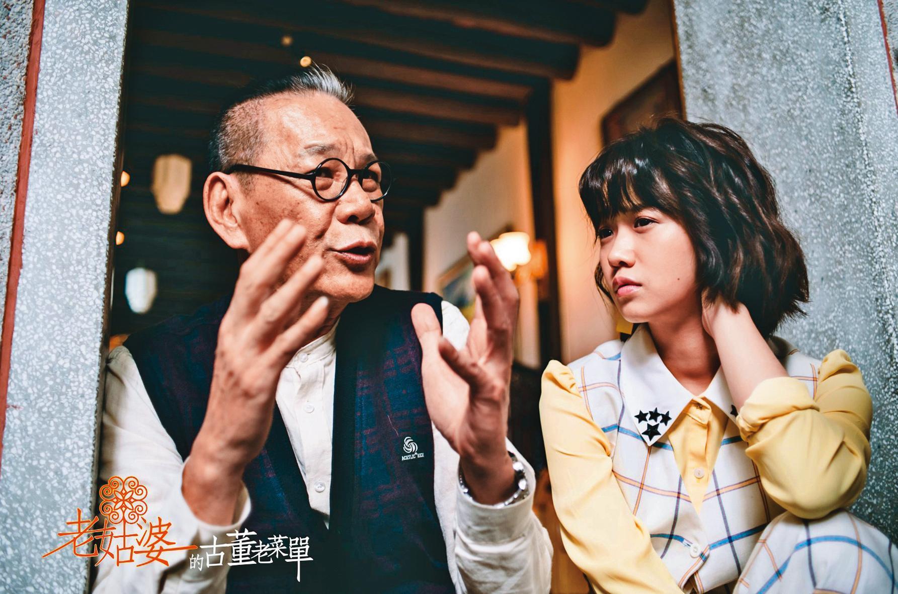 龍劭華(左)去年演出華視《老姑婆的古董老菜單》時,就自曝已受糖尿病之苦多年,而且治療態度消極。右為嚴正嵐。(翻攝自青睞好戲臉書)