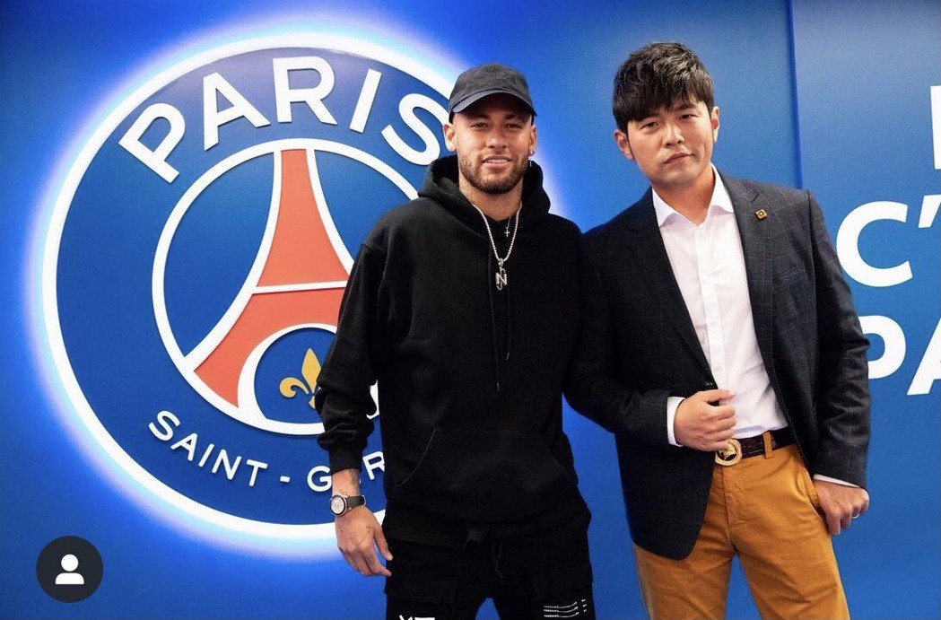 周杰倫與球星內馬爾合照。（翻攝自周杰倫IG）