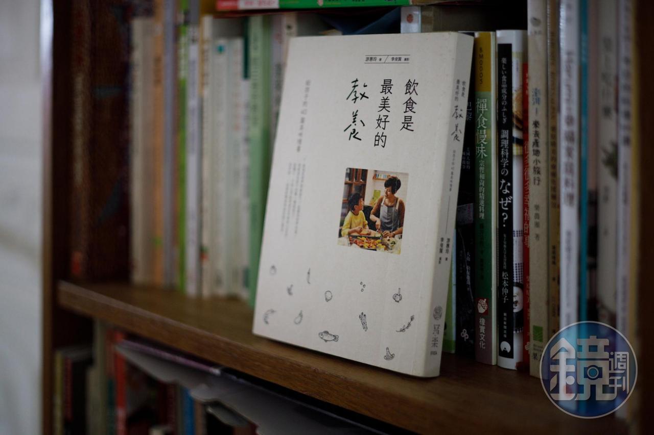 游惠玲著作《飲食是最美好的教養》是寫給孩子的40篇美味情書，也紀錄了任職美食記者的豐富閱歷，故事好看、情感真摯。