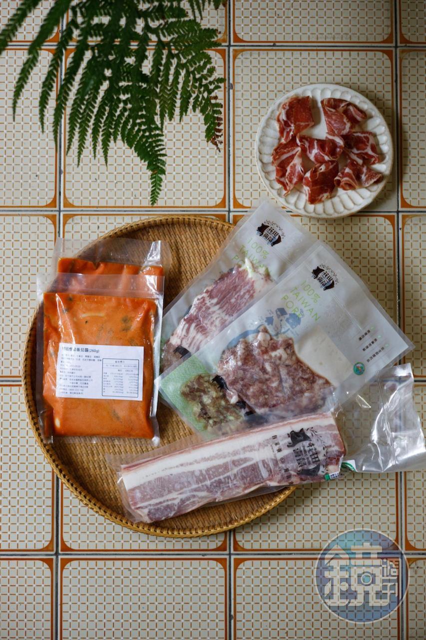 以科技導入、添加蔬果食材飼育的風味豬肉「花田喜彘」，除了依部位供應冷凍鮮肉（140元起／份），也自製熟肉火腿（250元／份）及肉醬包（140元起／包，肉醬包不固定供應）。