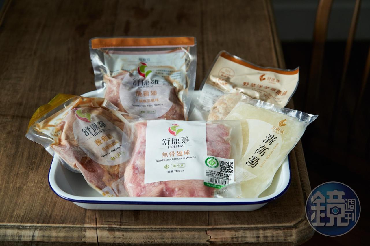 擁有生鮮、生醃及熟食分類處理的「舒康雞」 ，可以即開即料理。（100元起／包）