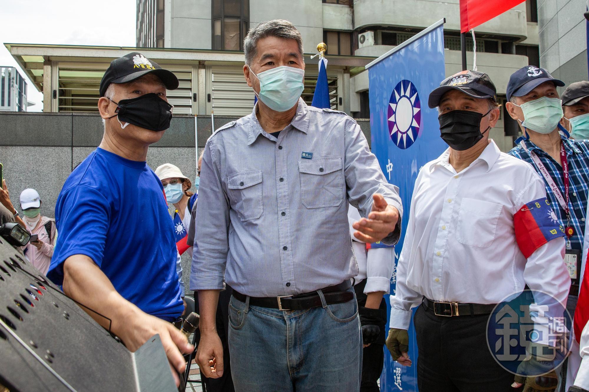 張亞中近日聲勢越來越旺,不僅獲得許多深藍選民支持,也被看好可望帶領國民黨走出困境。(本刊資料照)