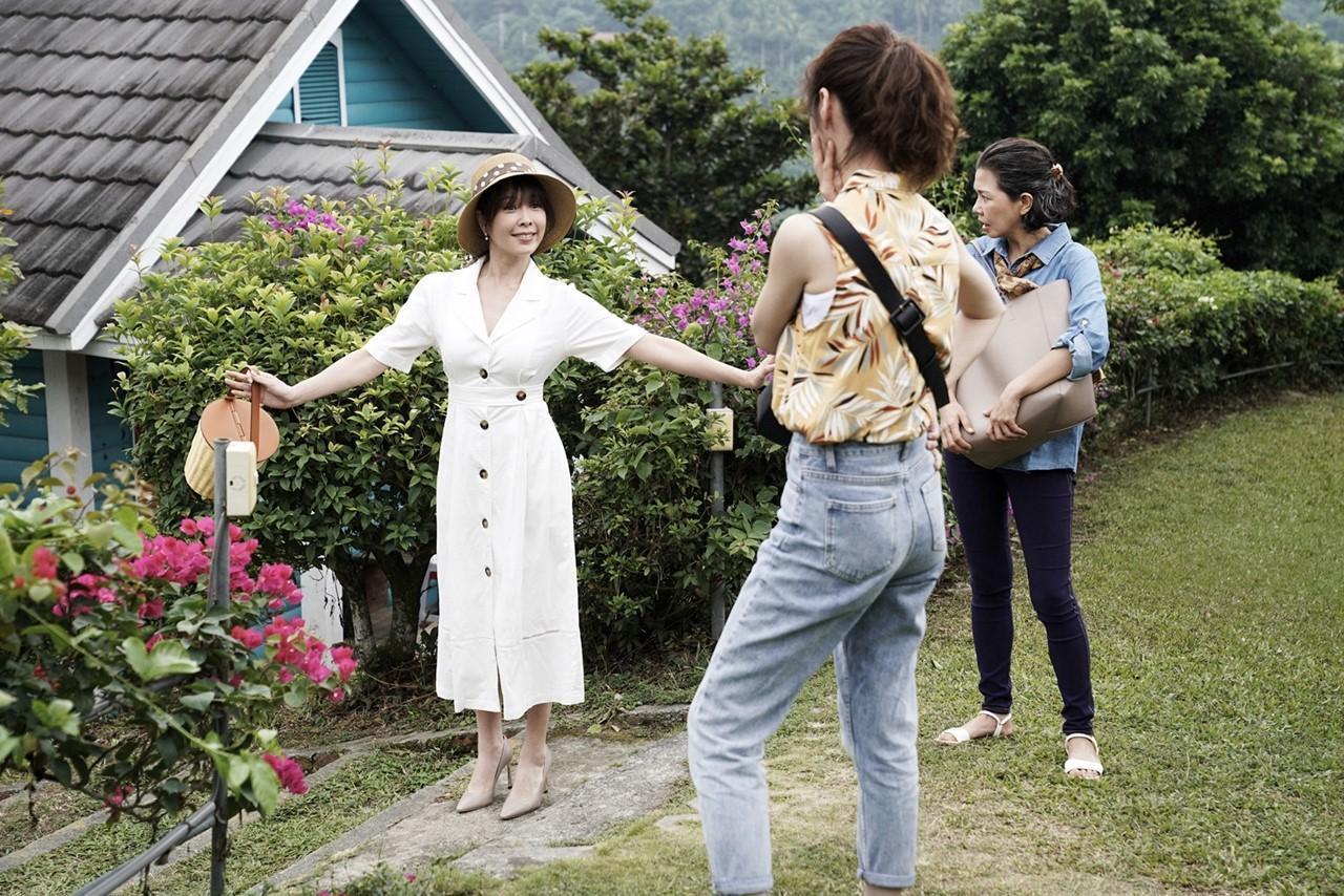 天心在《俗女2》老用第三人稱說話,讓她自己看完也想揍自己。(華視、CATCHPLAY+提供)
