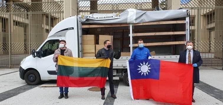 立陶宛宣布再捐台灣23.59萬劑疫苗。(翻攝自Gintaras Steponavičius臉書)