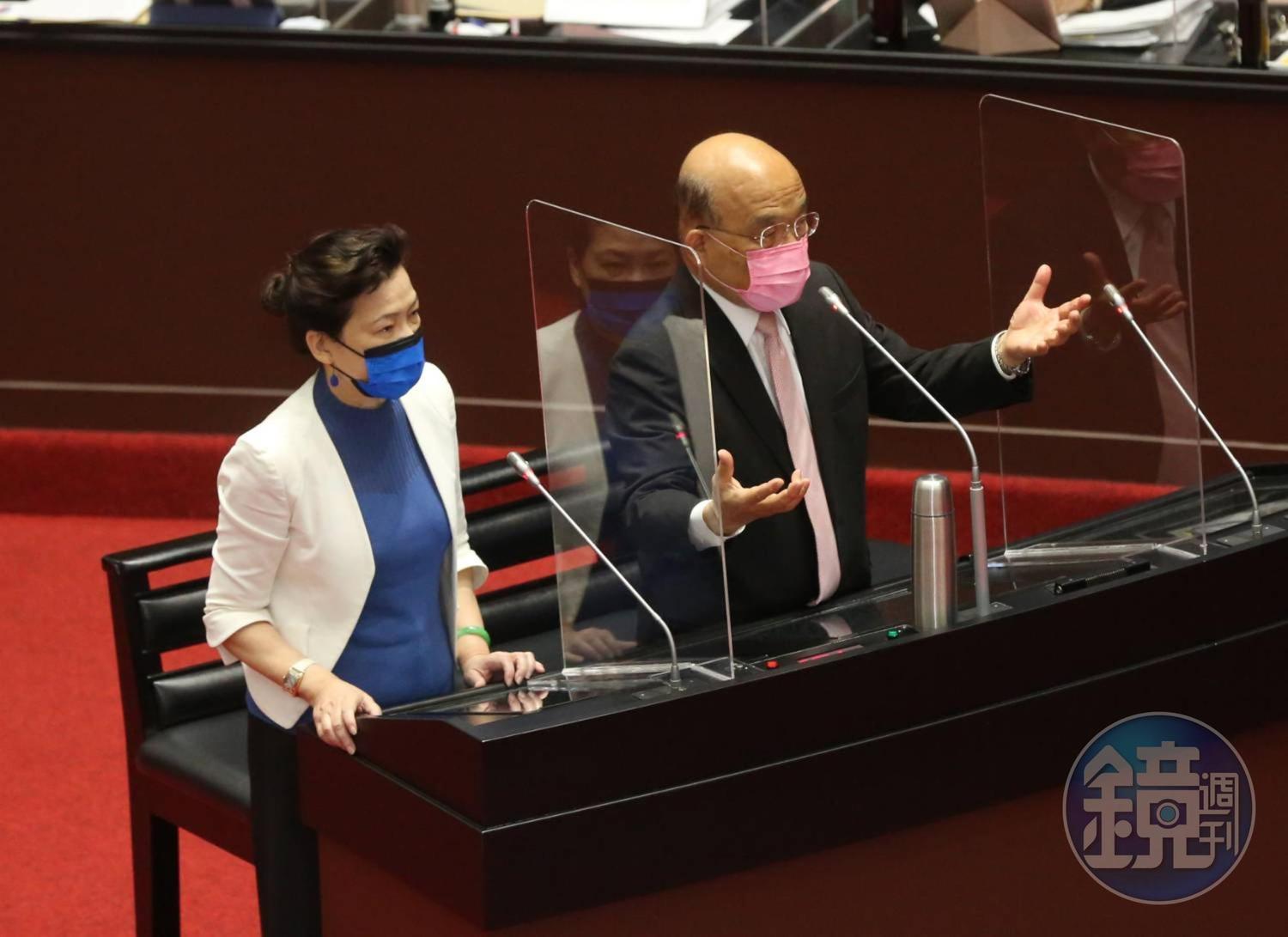 行政院長蘇貞昌(右)今在立法院接受質詢時指出,加入CPTPP並沒有相關條件或福島食品。