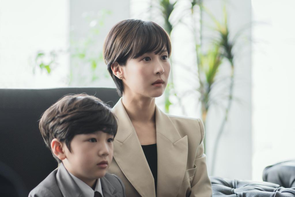 曹如晶帶著兒子到濟州島生活,遭受貴婦太太們的排擠也沒在怕。(myVideo提供)
