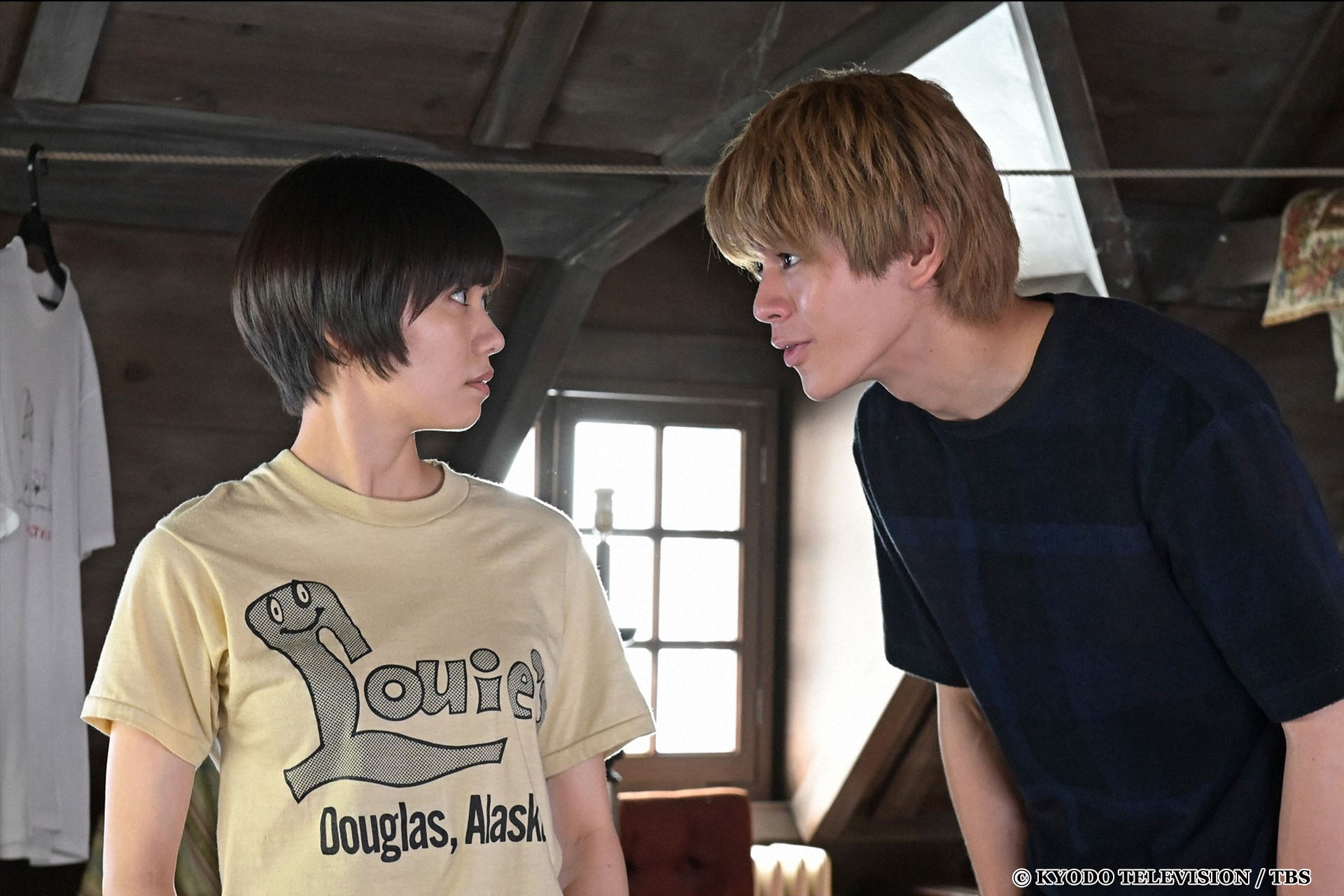 二階堂富美在《約定的灰姑娘》遇上男高中生真榮田鄉敦，女大男小的反差萌讓人心跳加速。（WAKUWAKU JAPAN提供）