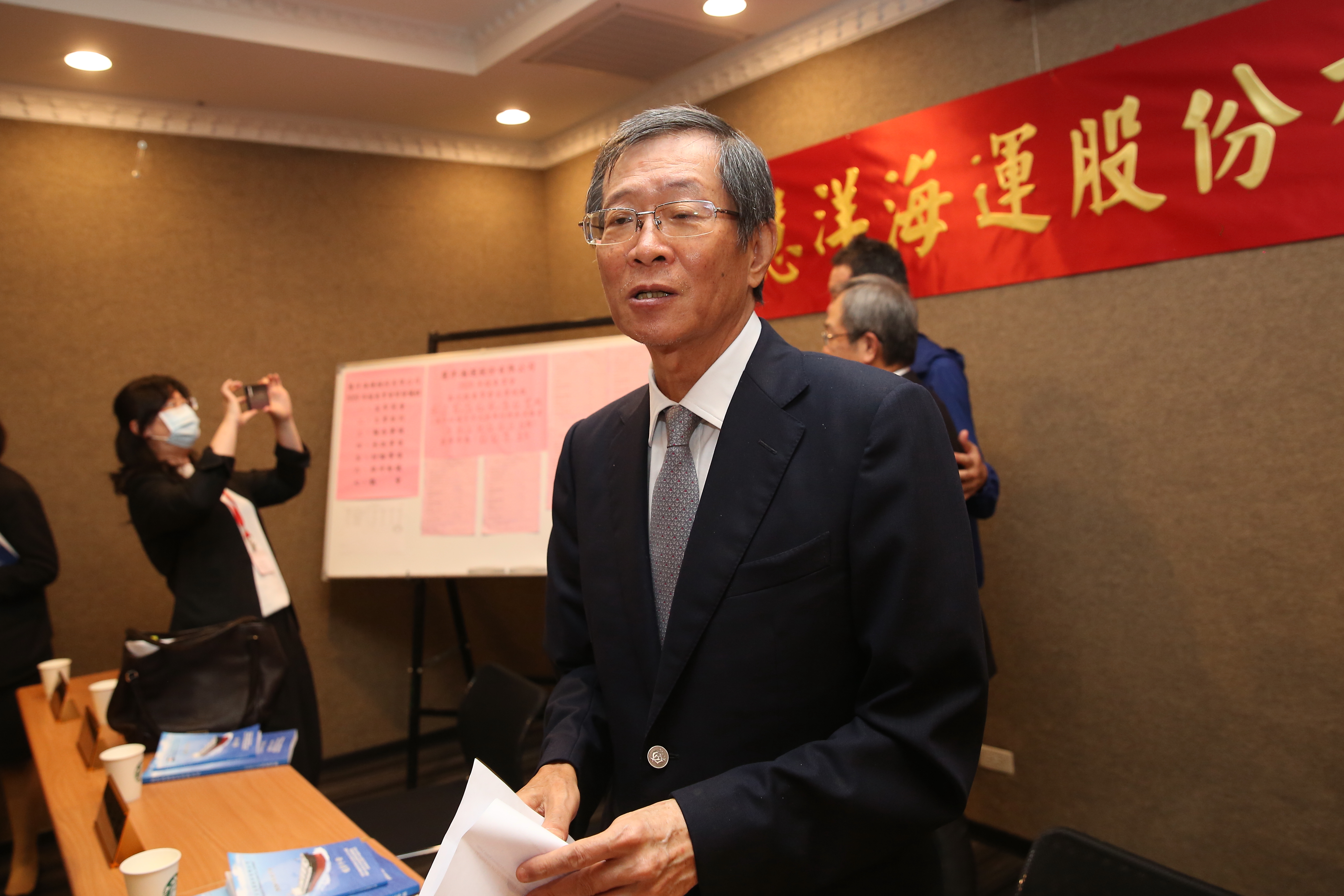 今年5月因本土疫情升溫，慧洋股東會改為線上舉行。圖為去年藍俊昇出席股東會的資料照片。
