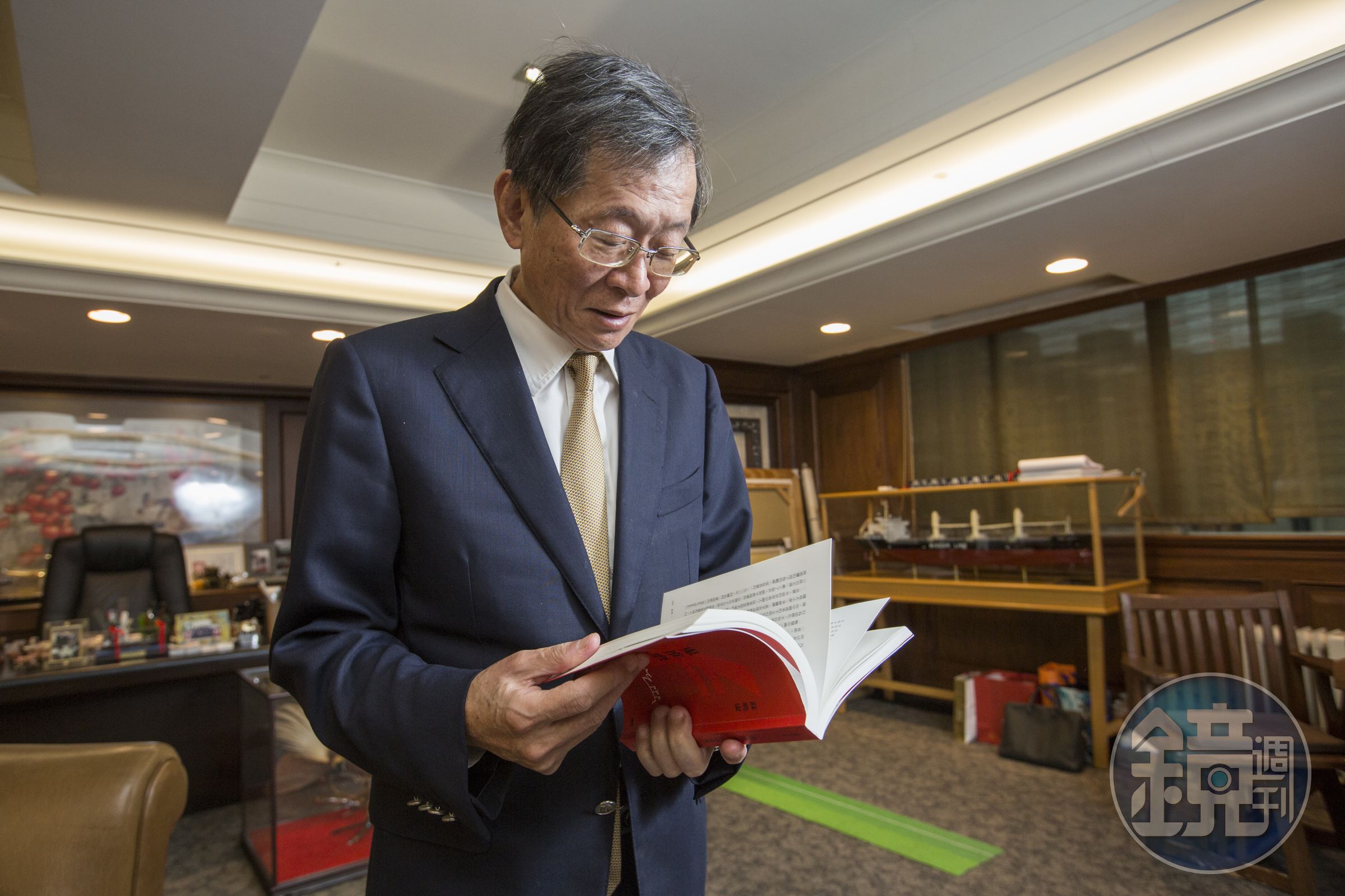 藍俊昇愛看書，對各類書籍都有涉獵，近期他在看中國作家蘇曉康談論中國問題的《鬼推磨：中國魔幻三十年》。