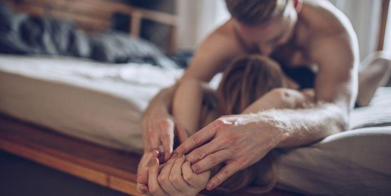 小婷被姊夫侵犯，還被逼看姊夫與姊姊做愛。（示意圖，翻攝自Getty Images）