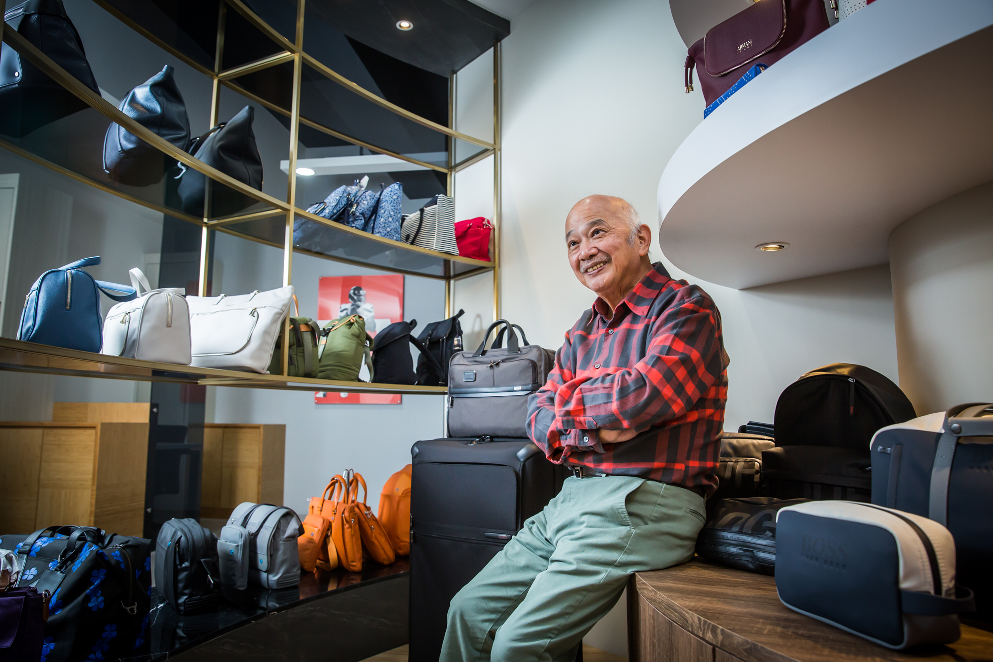 洪永裕從運動配件做起，後來跨足精品包，現在已是世界前3大包袋大王。