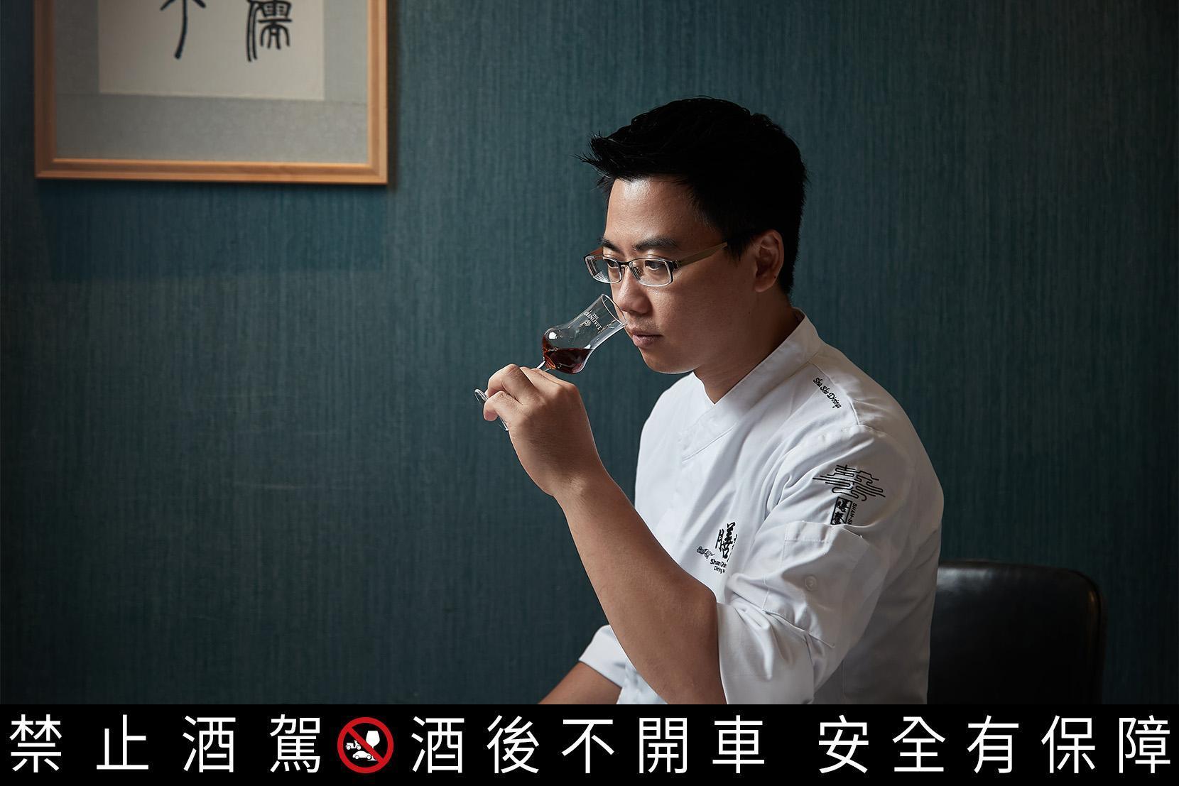 鄭乃綱對料理的堅持與好廚藝，吸引不少名人上門。