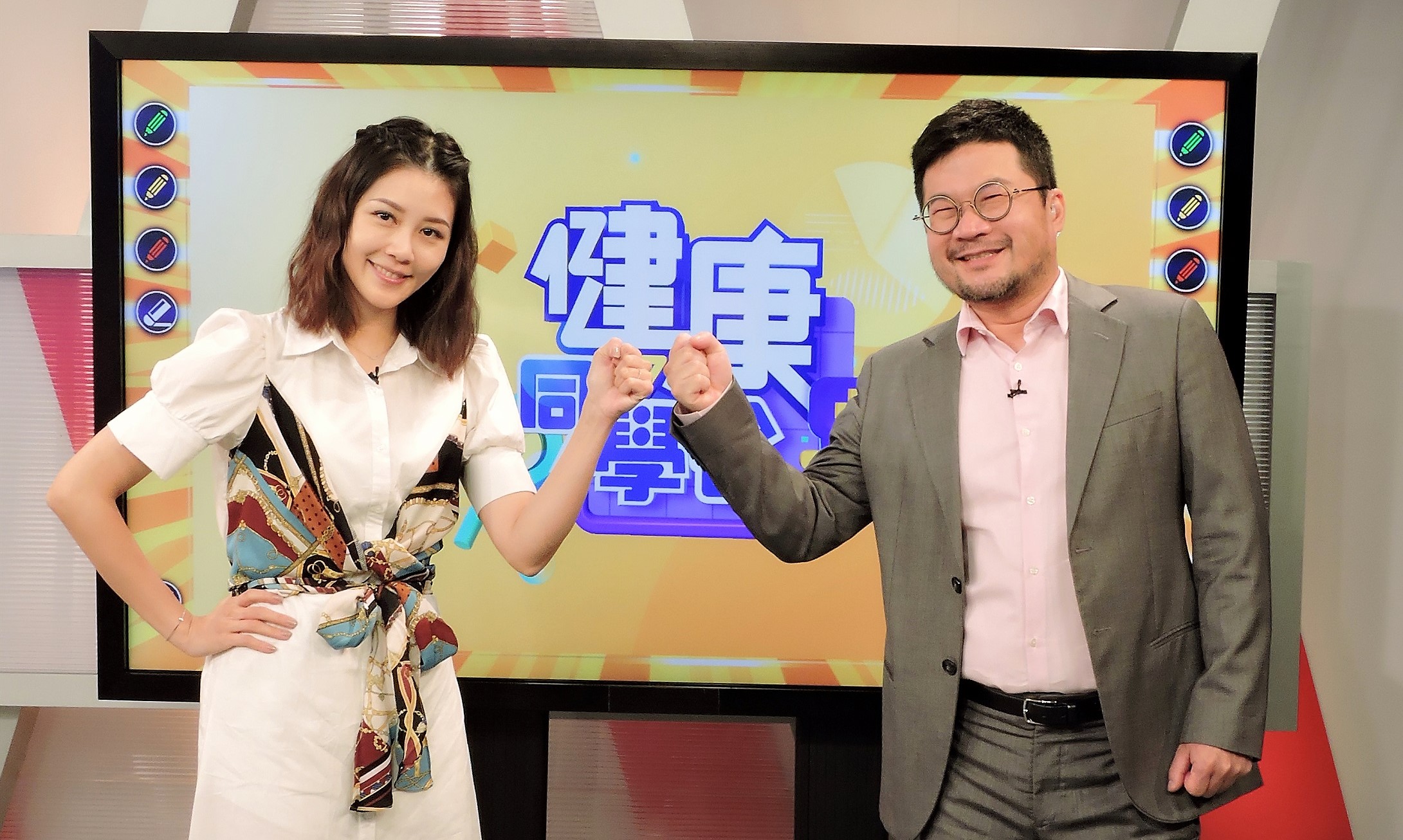 《57健康同學會》找來嚴立婷(左)與廖慶學(右)搭檔主持,擦出不錯的火花。(東森提供)