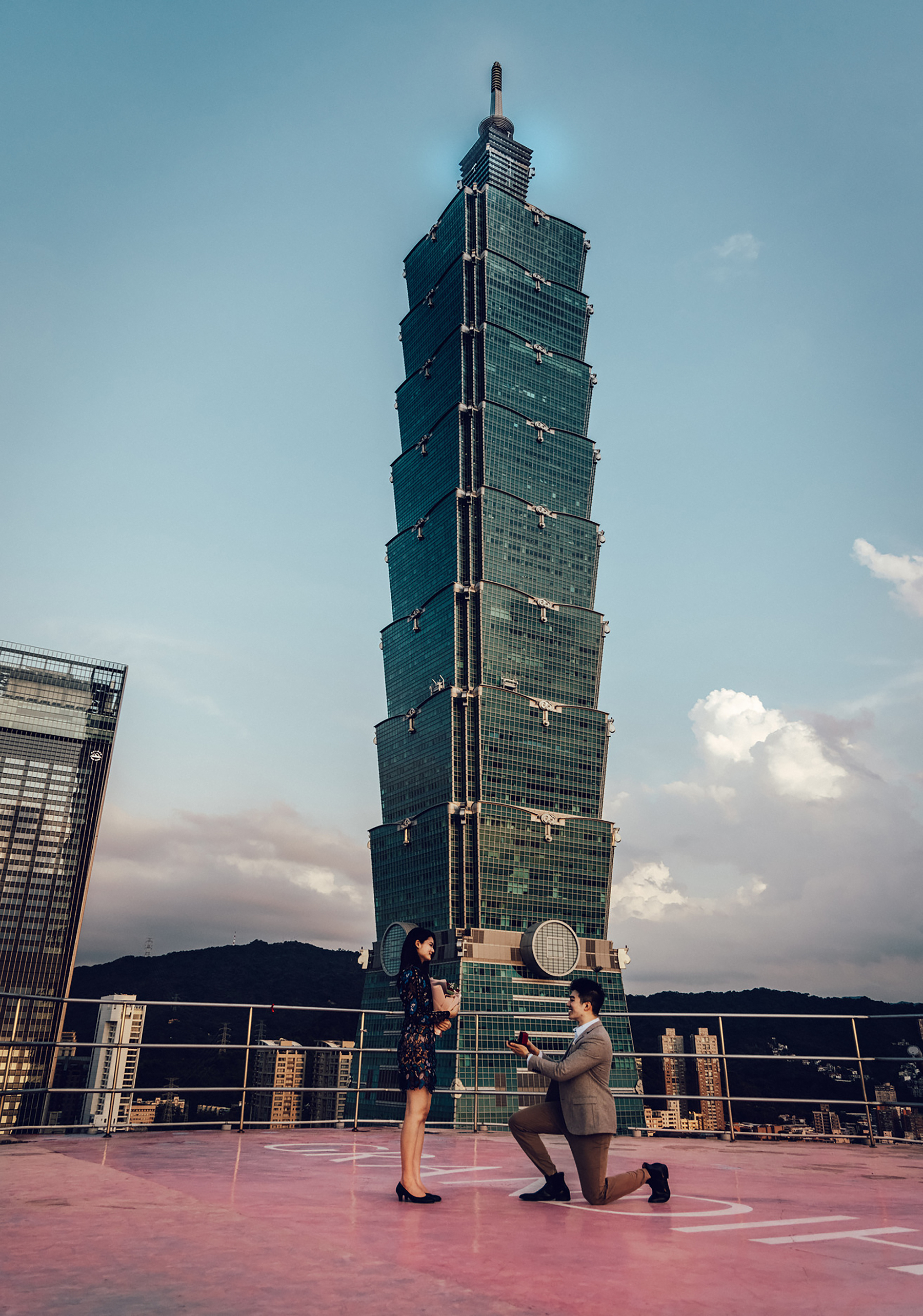 對於想要在城市裡尋找秘境感的新人，台北君悅也獨家推出「秘境求婚專案」每場29,999元起。（台北君悅酒店提供）