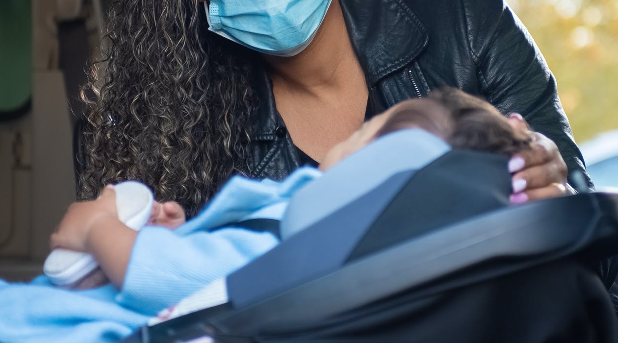 網友分享自己堅持使用兒童安全座椅，卻和長輩鬧得不愉快；示意圖。（PEXELS）