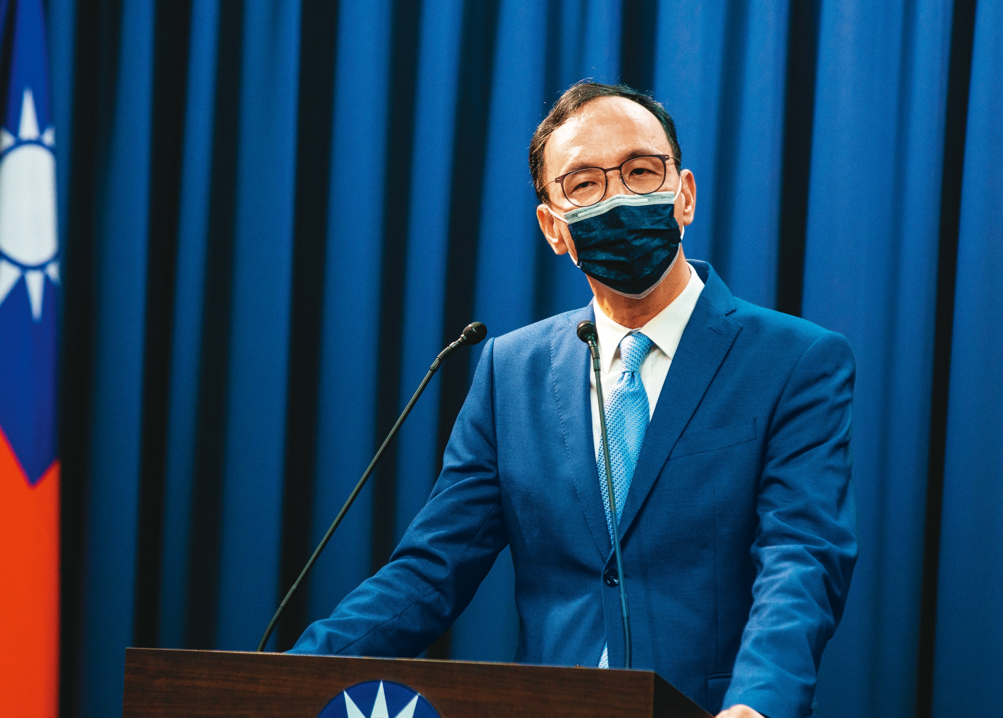 為了要化解國民黨軟弱的形象，朱立倫必須鋌而走險，兩岸恢復交流，才有可能突破現階段的窘境。