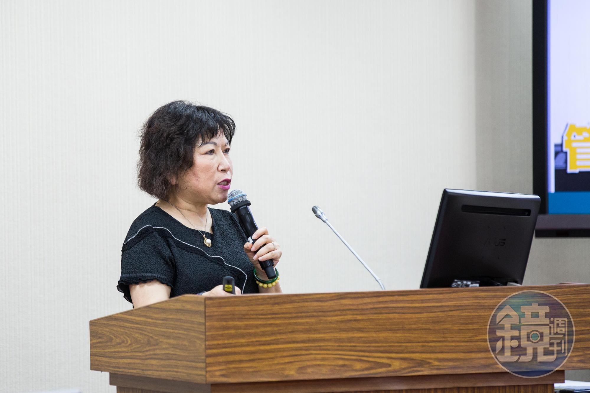 對於法官拿鐵棒敲頭「勘驗」，葉毓蘭認為「如此不食人間煙火的判決，真的會傷害司法的公信力」。（本刊資料照）