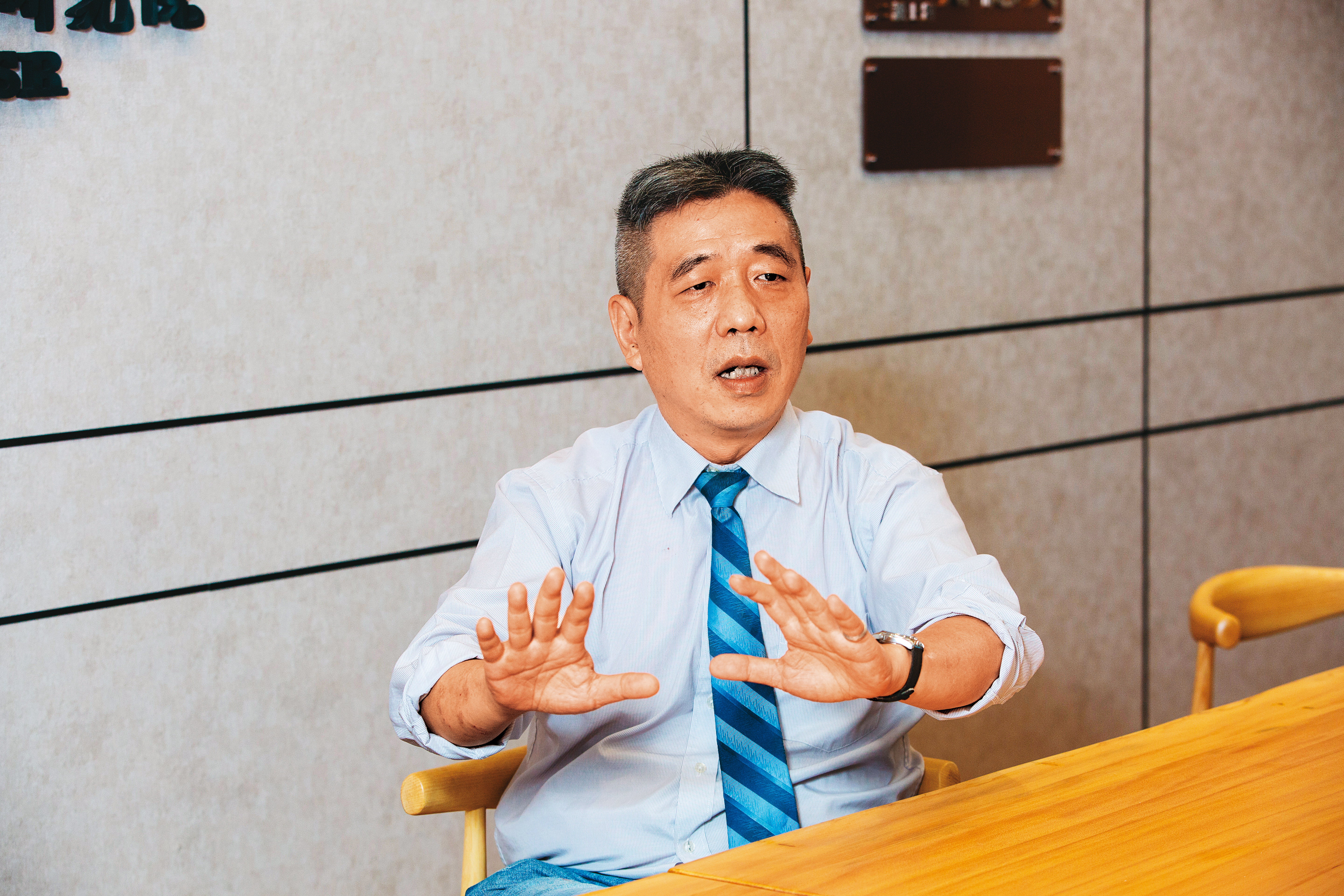 國防戰略與資源研究所長蘇紫雲認為，若搭配軍事戰略改變現況，台灣應成為「不沉的神盾艦」。