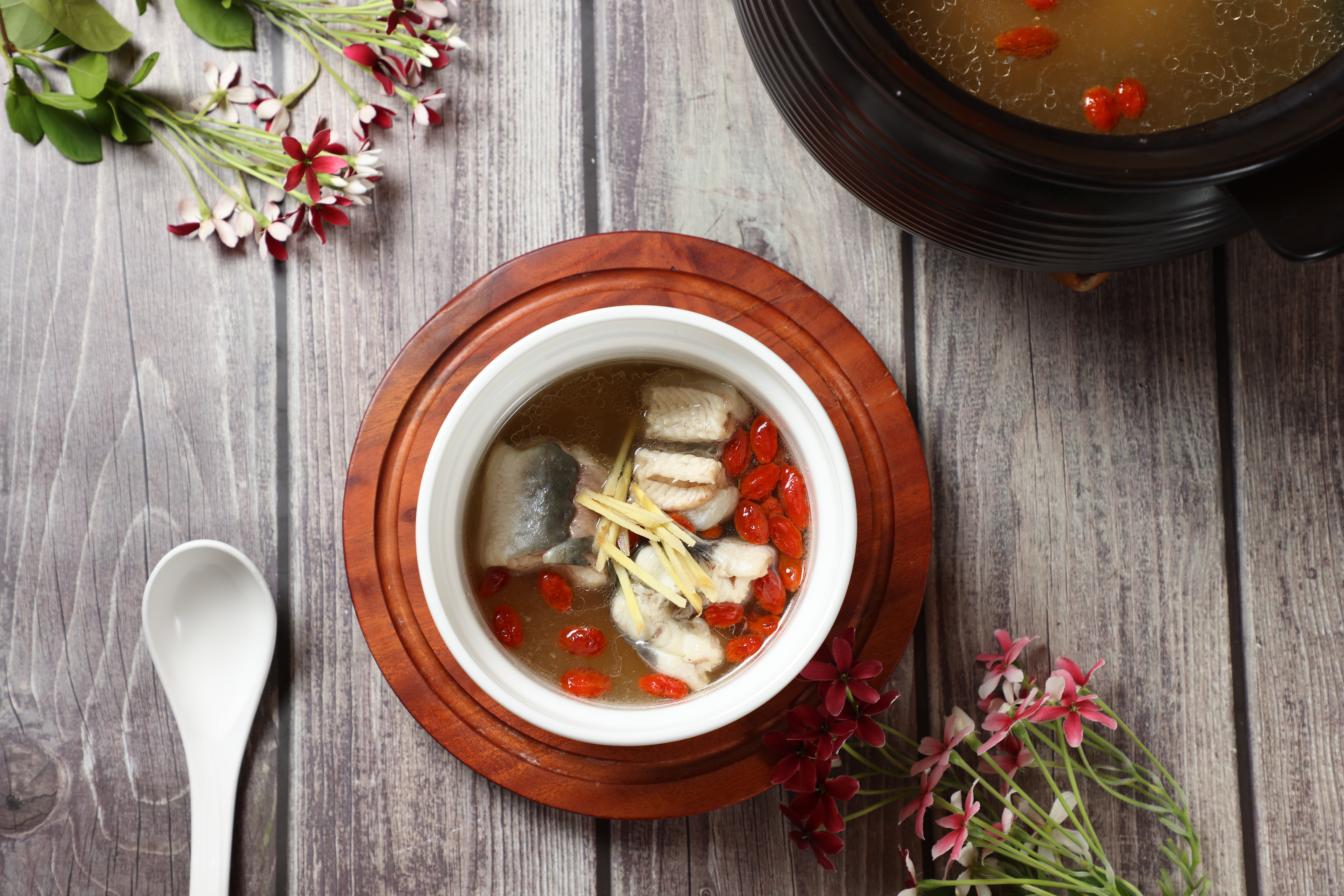 時隔多年，重現在荷蘭鹿特丹外港停留時吃到的「藥膳鰻魚」，好吃，應該可以繼續吃鰻魚了。