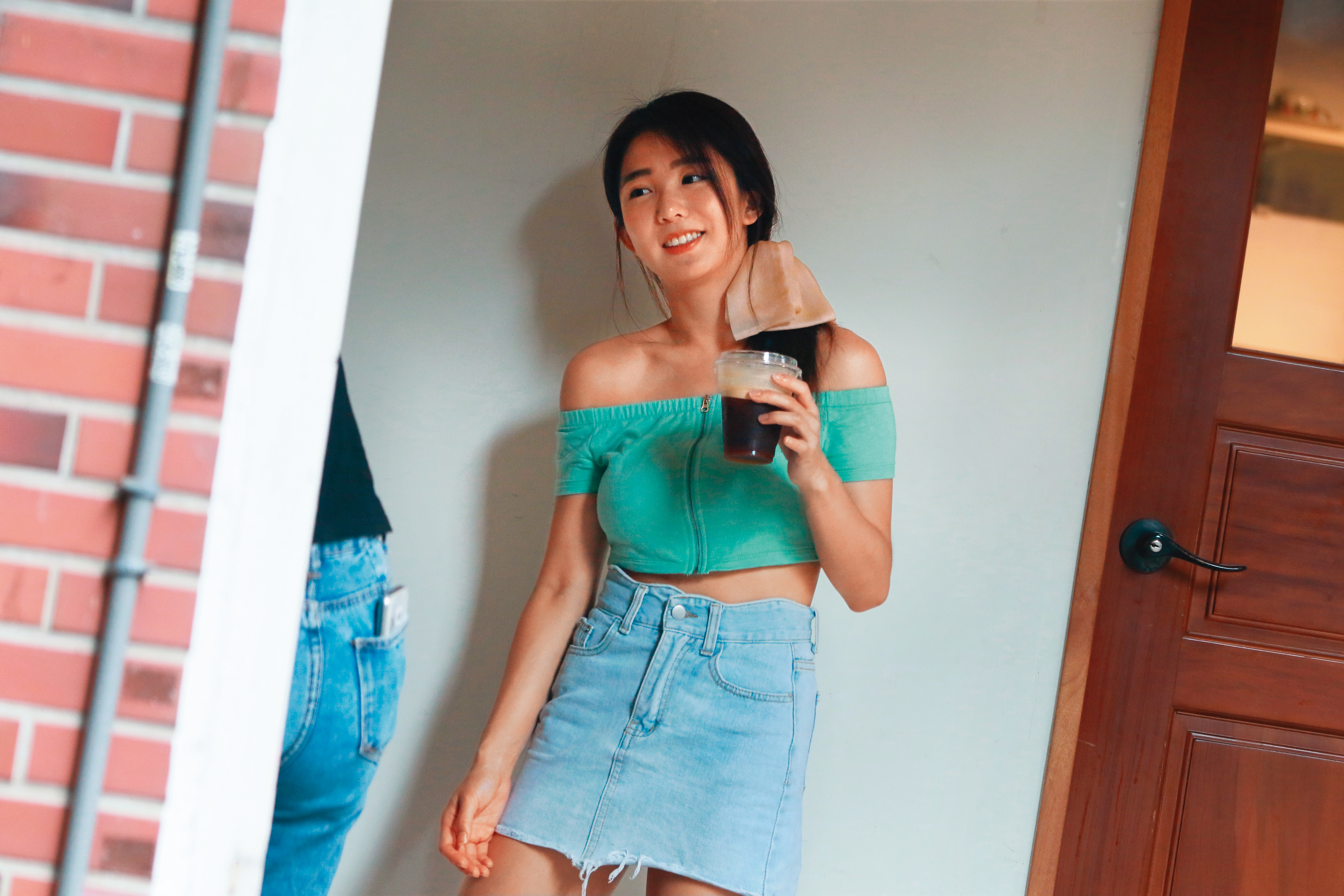 9月21日15：25，瑤瑤一個下午趕了兩個地方拍照，臉上完全沒有倦容，為自己的品牌盡心盡力宣傳。