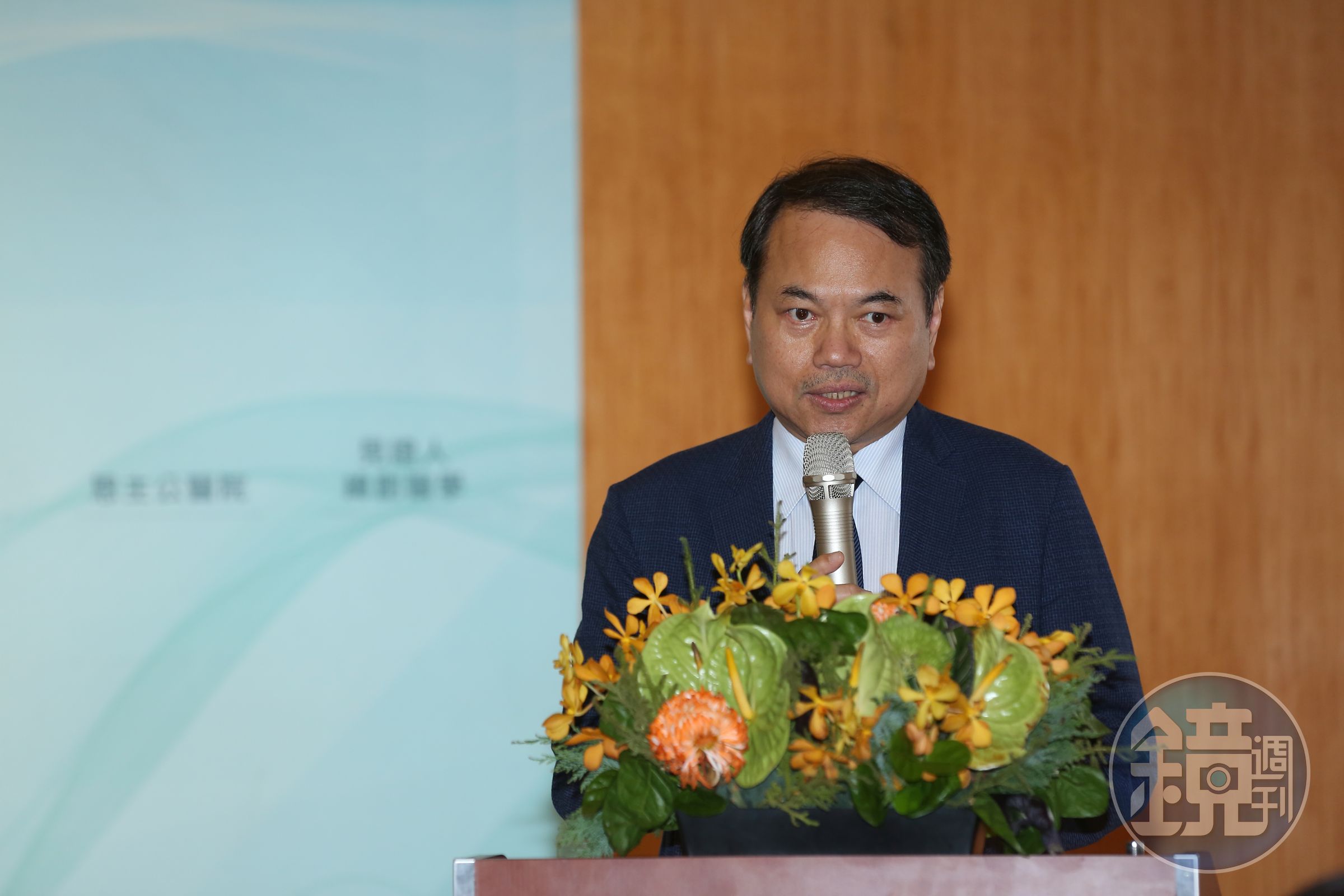 恩主公醫院院長吳志雄（圖）召開記者會，承認接種疫苗疏失，並率主管們鞠躬向大眾致歉。（本刊資料照）