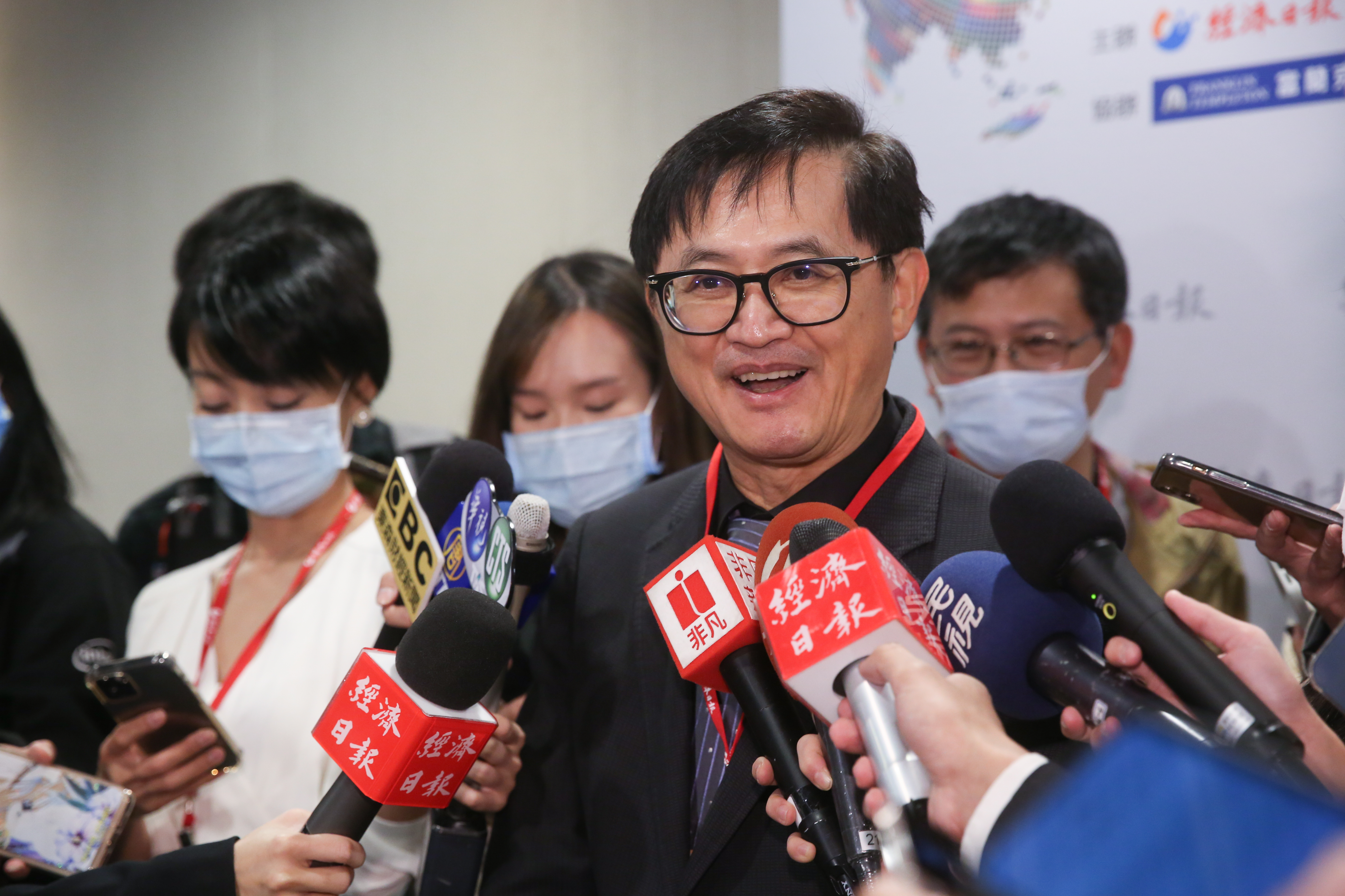 和碩董事長童子賢在出席公開活動時表示，全力配合當地政府政策，啟動節能降載機制。（本刊資料照）