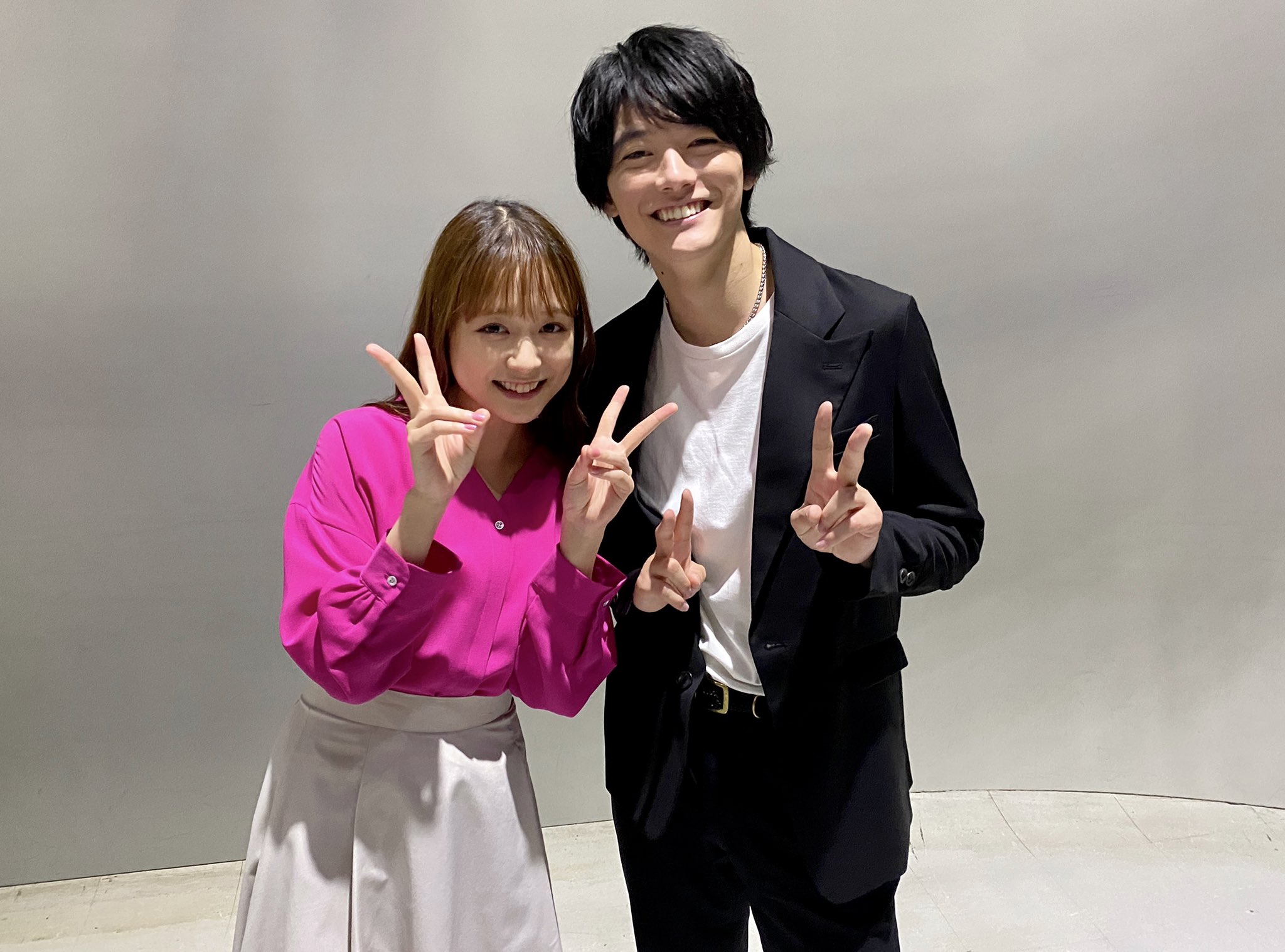 大原櫻子（左）與櫻井海音（右）主演日劇《我只是想說喜歡妳》。（翻攝我只是想說喜歡妳官方推特）