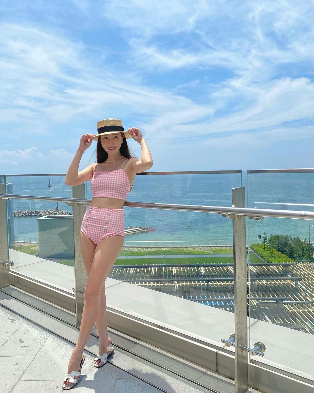 Jessica前年才爆出與大陸經紀公司合約糾紛，這次連自創品牌都出事。（翻攝Jessica IG）