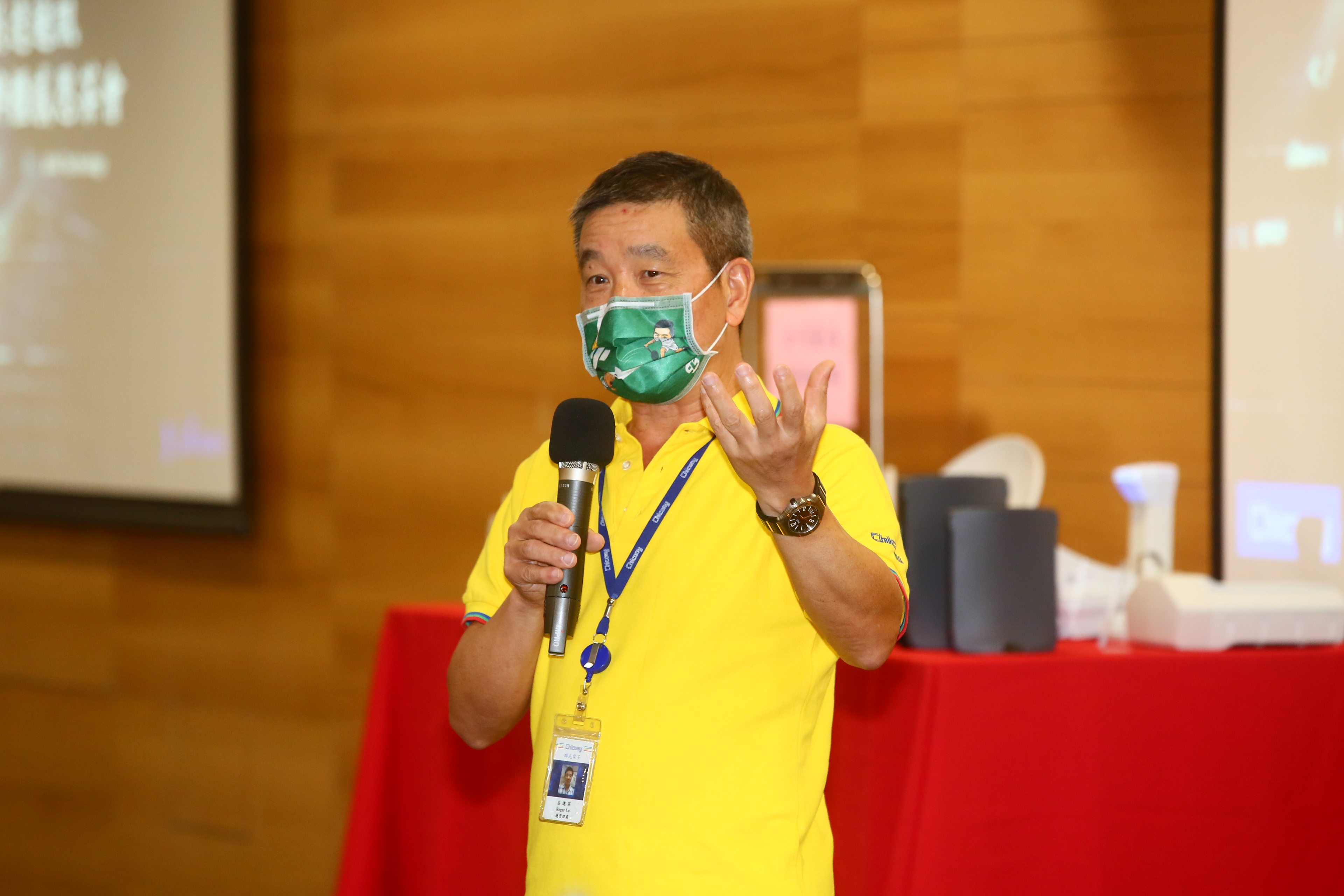 展達通訊董事長呂進宗今在茶會上期許未來上市後有好表現。