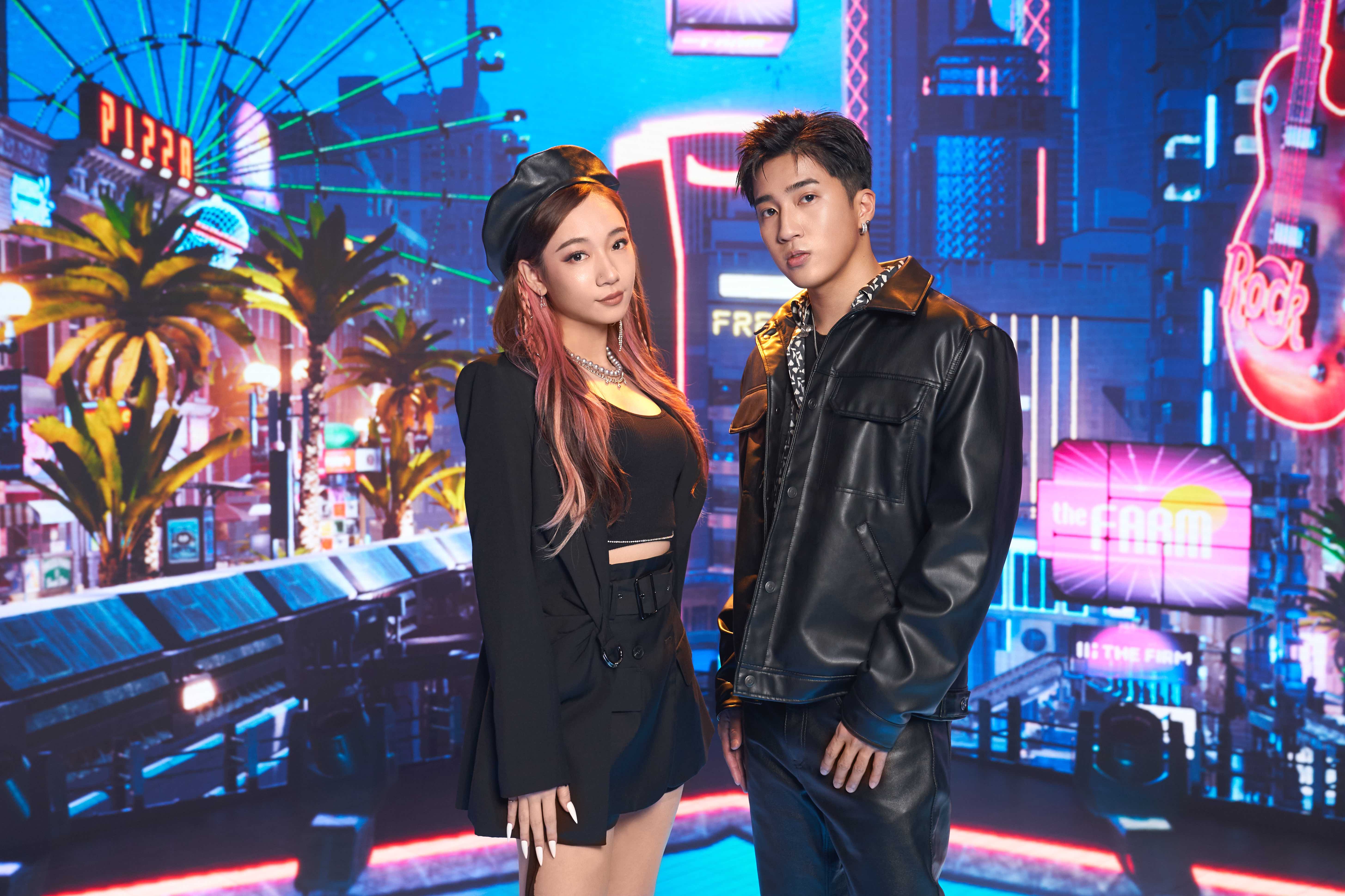 婁峻碩、Julia吳卓源酷這對超級好朋友對於「多久沒見面」有點沒默契，Julia說：「應該是他去年高雄演唱會，我去當嘉賓。」婁峻碩說：「上次見面是今年的KKBOX風雲榜吧？」（KKFARM提供）