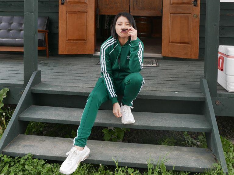 陳怡蓉貼出綠色運動服的照片，和《魷魚遊戲》神似。（翻攝自陳怡蓉臉書）