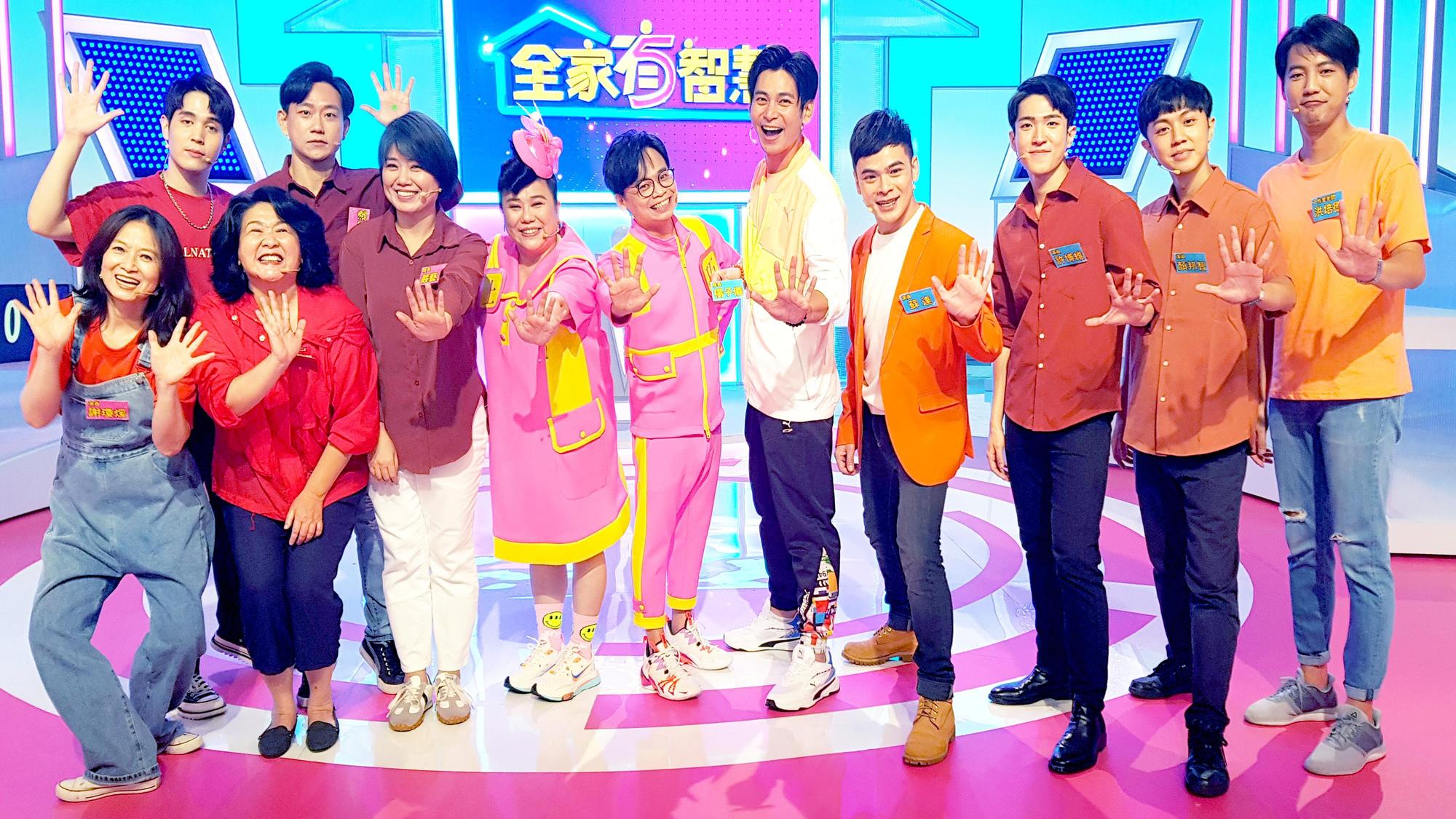 金鐘善男「俗女」楊子儀、嚴藝文捉隊比拚誰最「有智慧」。(公視提供)