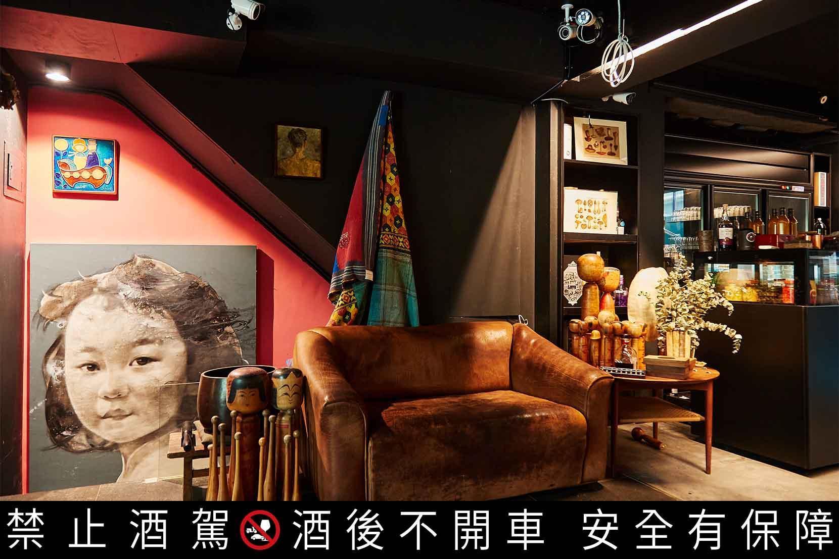 「四知堂tua攤」隱身台北市區靜謐小巷內,是追求美食、美酒飲食男女們的私密食堂。