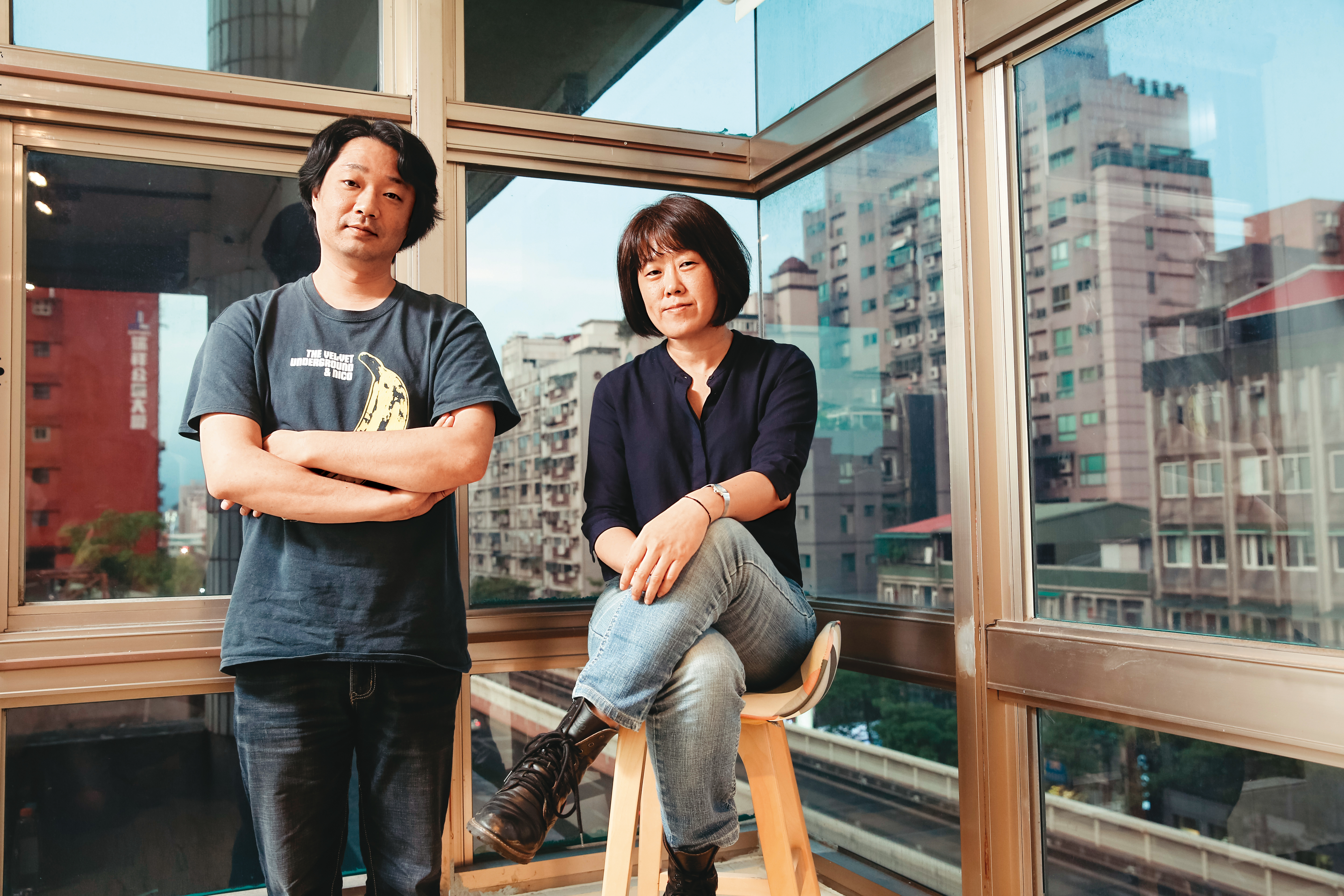 導演陳芯宜（右）和編劇樓一安（左）把《四樓的天堂》從電影劇本改成劇集，花很多時間調整結構。