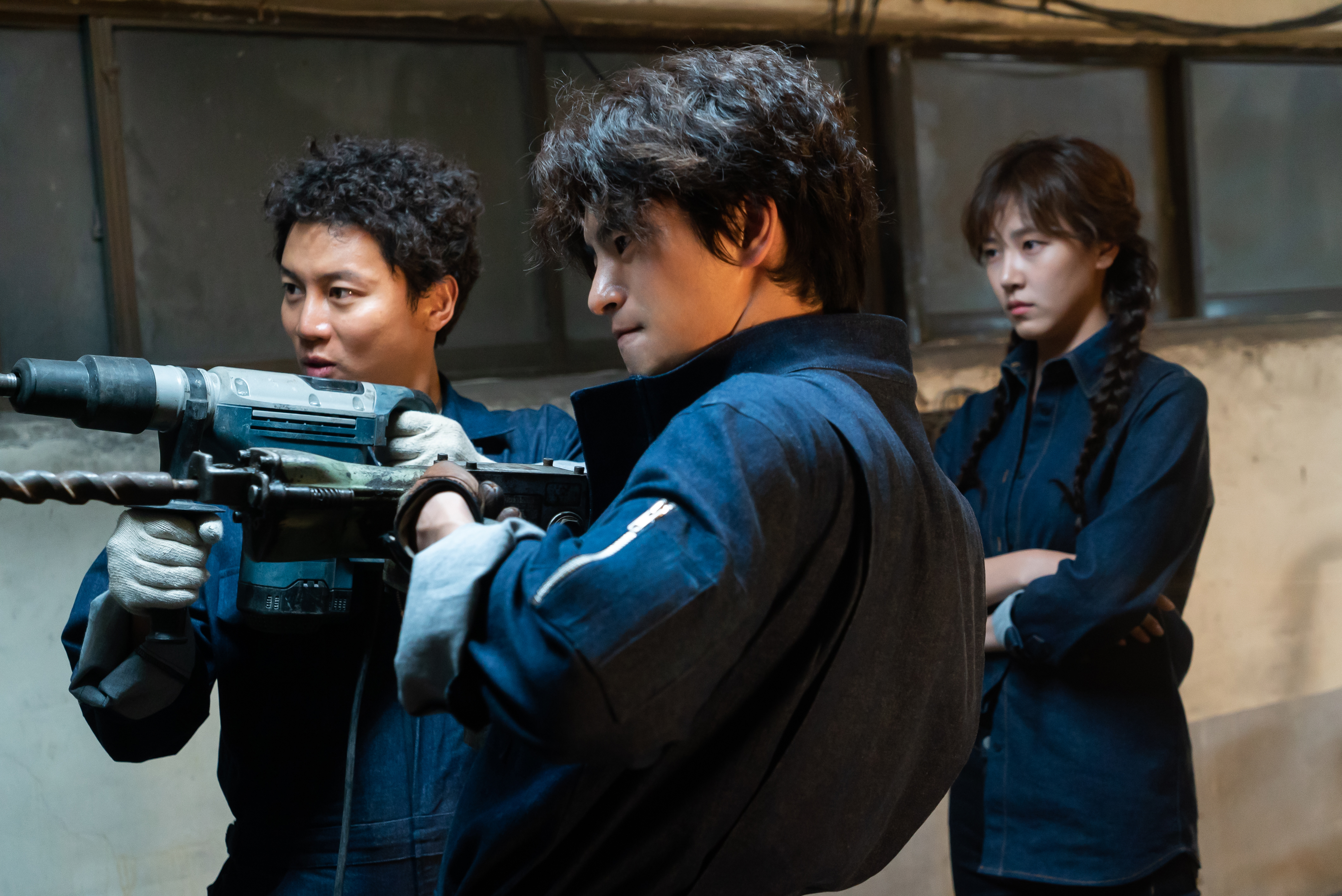 《霹靂油俠》眾人集合開始盜油行動。（海樂影業）
