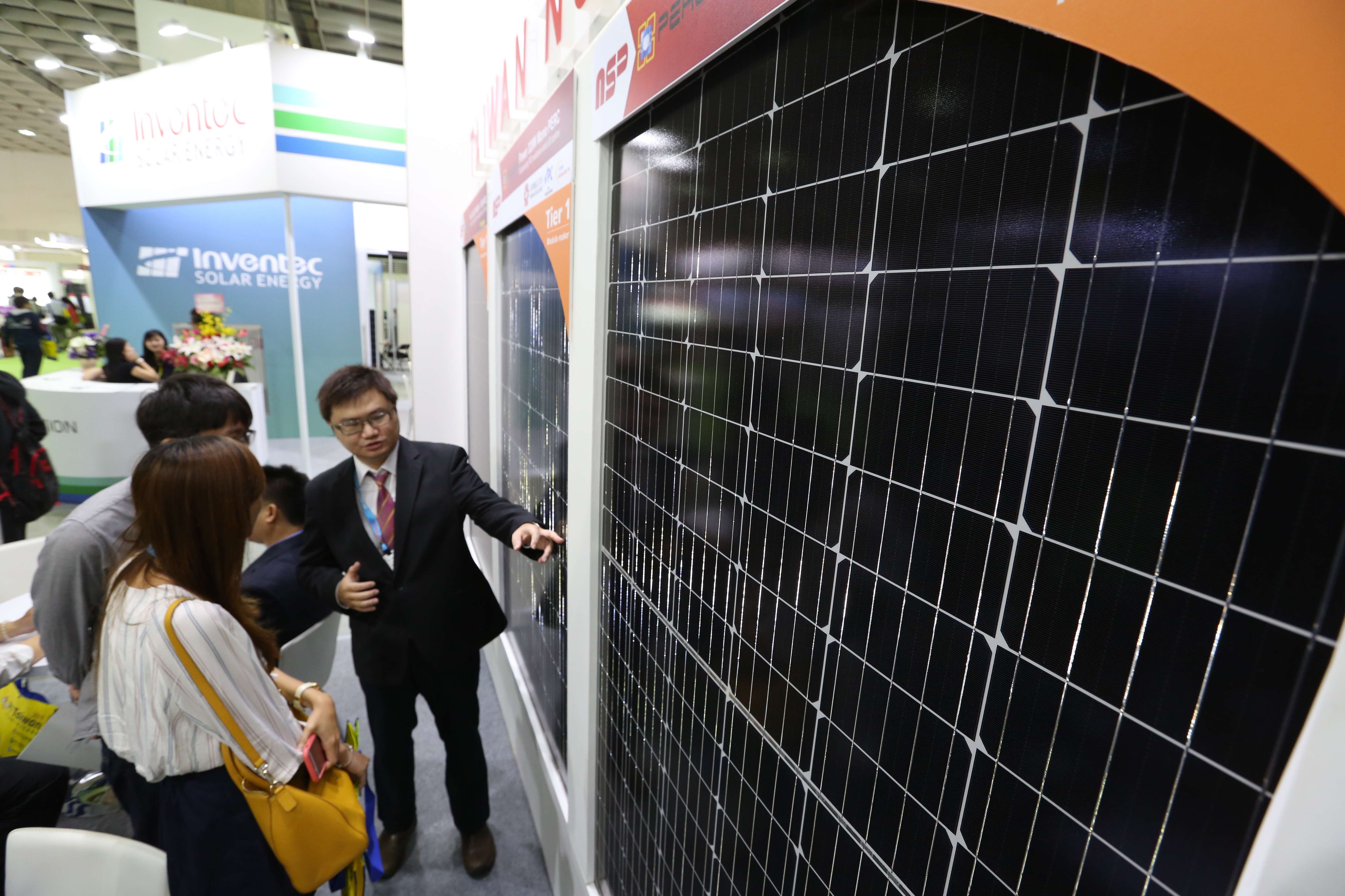 中國限電措施使得綠能概念股成資金新流向。